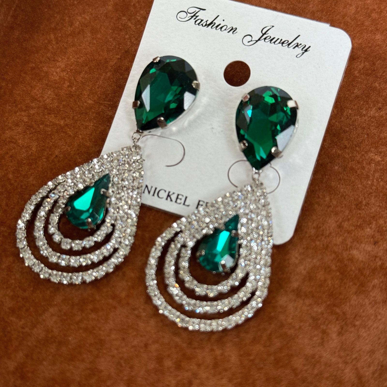 Other Emerald Green Dangle Earrings With Crystals Pierced Ears Size ONE SIZE - 2 Thumbnail