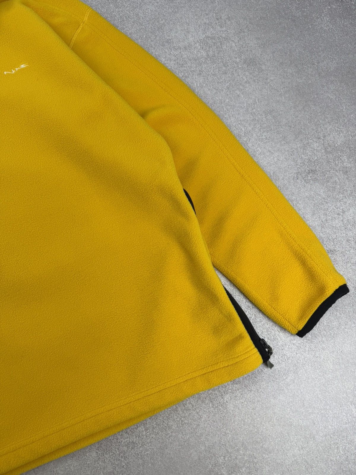 Nike Vintage Nike 1/4 Zip Fleece Sweater Men’s Size M Size US M / EU 48-50 / 2 - 3 Thumbnail