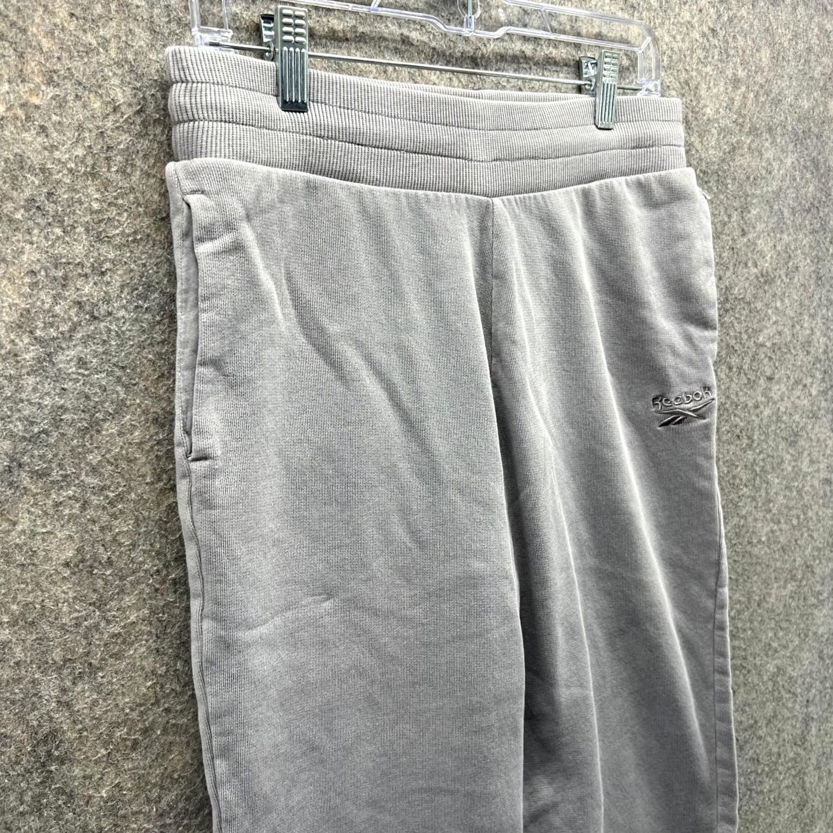 Reebok Reebok Sweatpants Men Small Adult Gray Pants Fleece Training Cotton Pocketed Regular Inseam 26 in Size US 29 - 3 Thumbnail