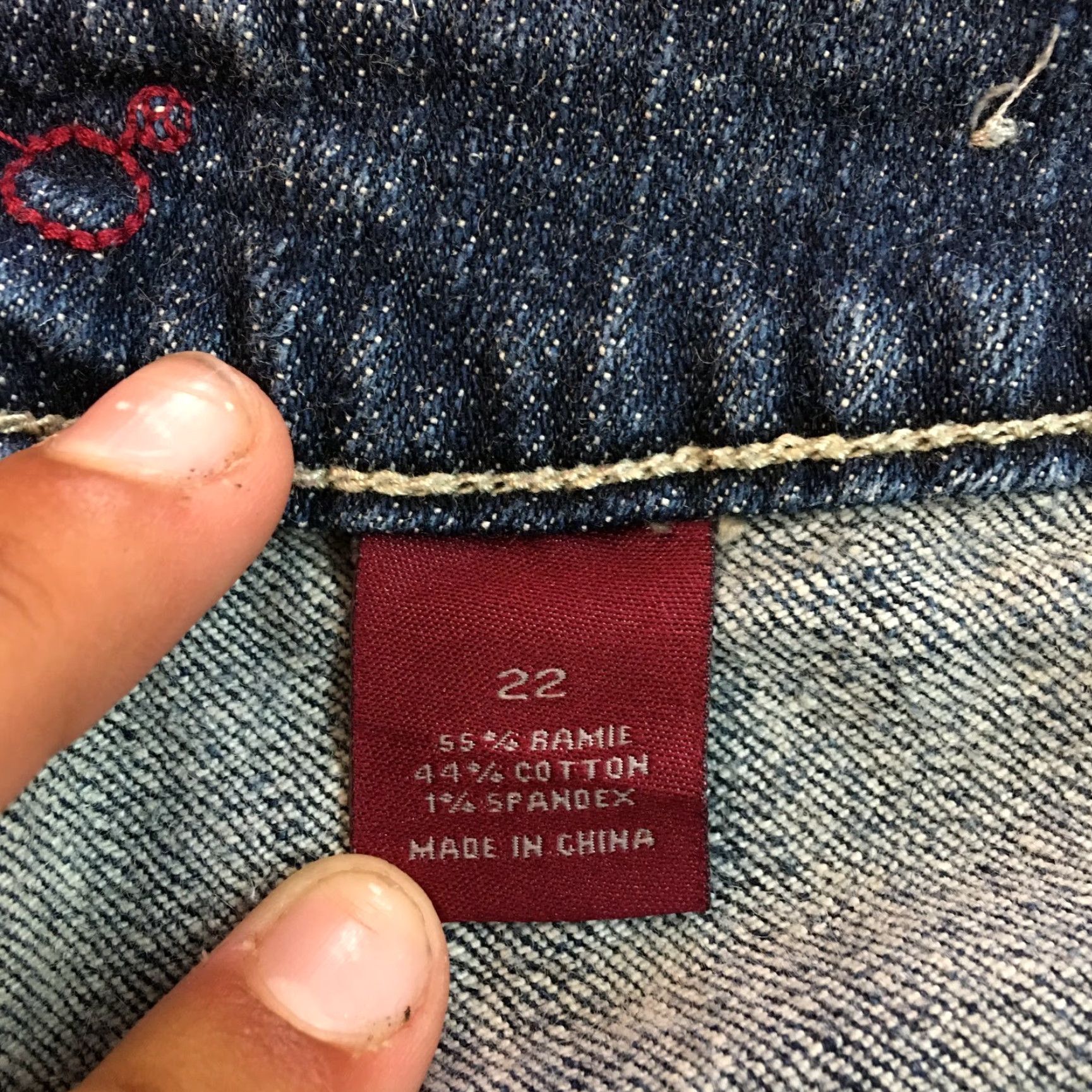 Vintage Gitano Womens Casual Regular Capri Blue Denim Jeans 22 Regular 44in Waist 18in Inseam 9in Leg Opening Cuffed 90s Logo Blue Denim Pants Size 40" / US 18 - 6 Thumbnail