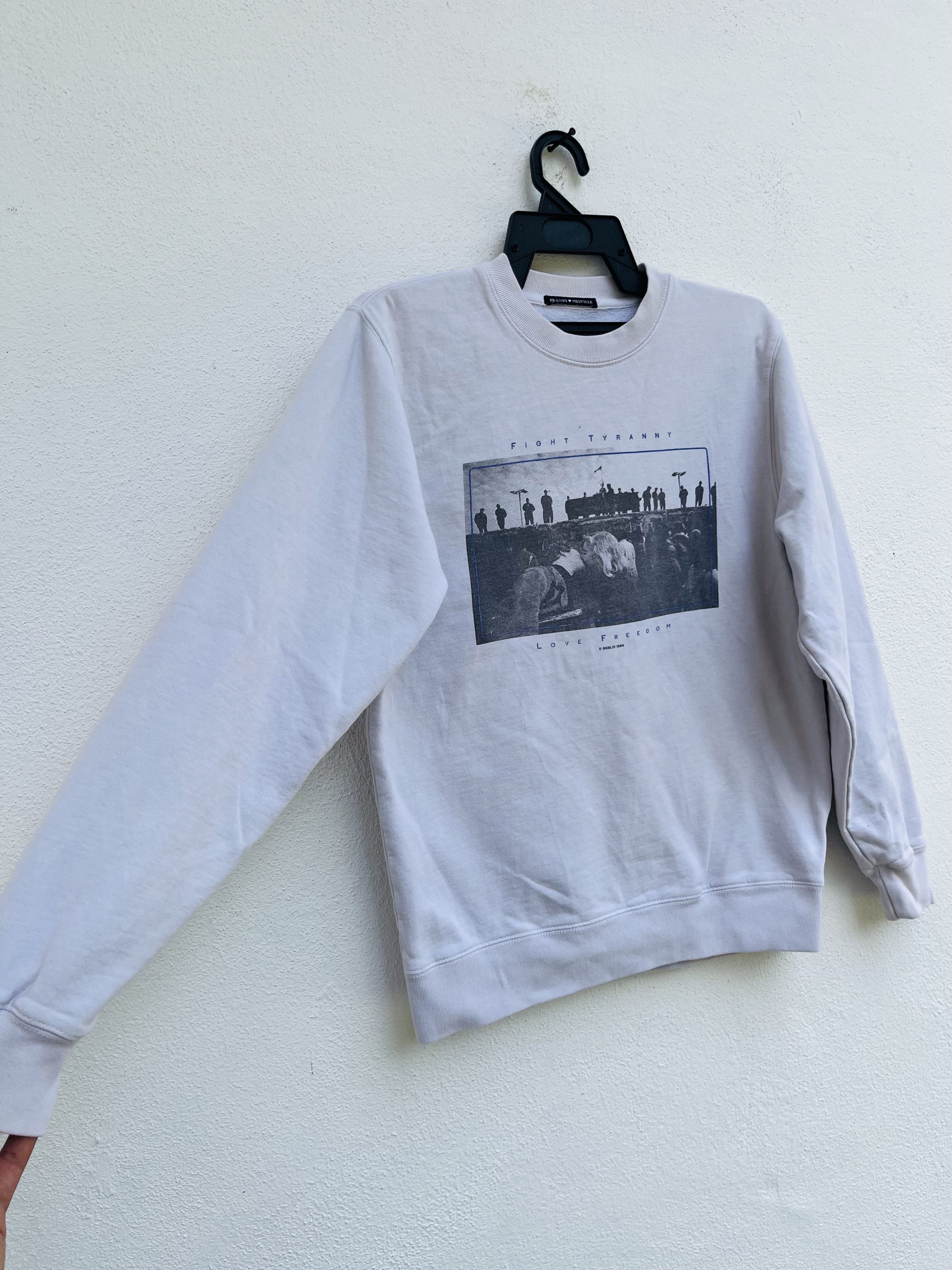 Japanese Brand × Vintage Vintage Brandy Melville Fight Tyranny Love Freedom Berlin 89 Size US M / EU 48-50 / 2 - 4 Thumbnail