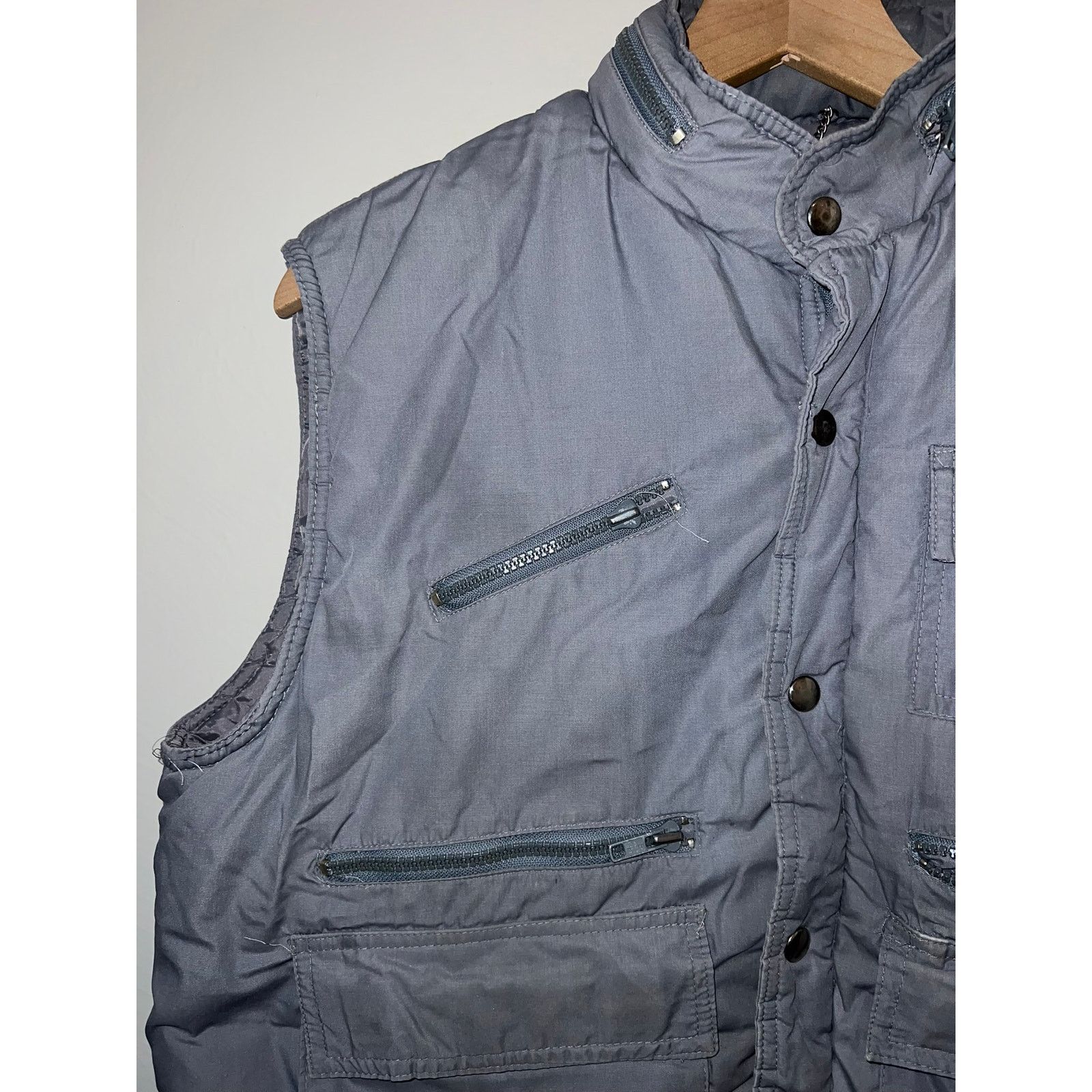 Vintage Vintage Gray Vest Guy's Actionwear Korea Made Outerwear 90s Size US M / EU 48-50 / 2 - 3 Thumbnail