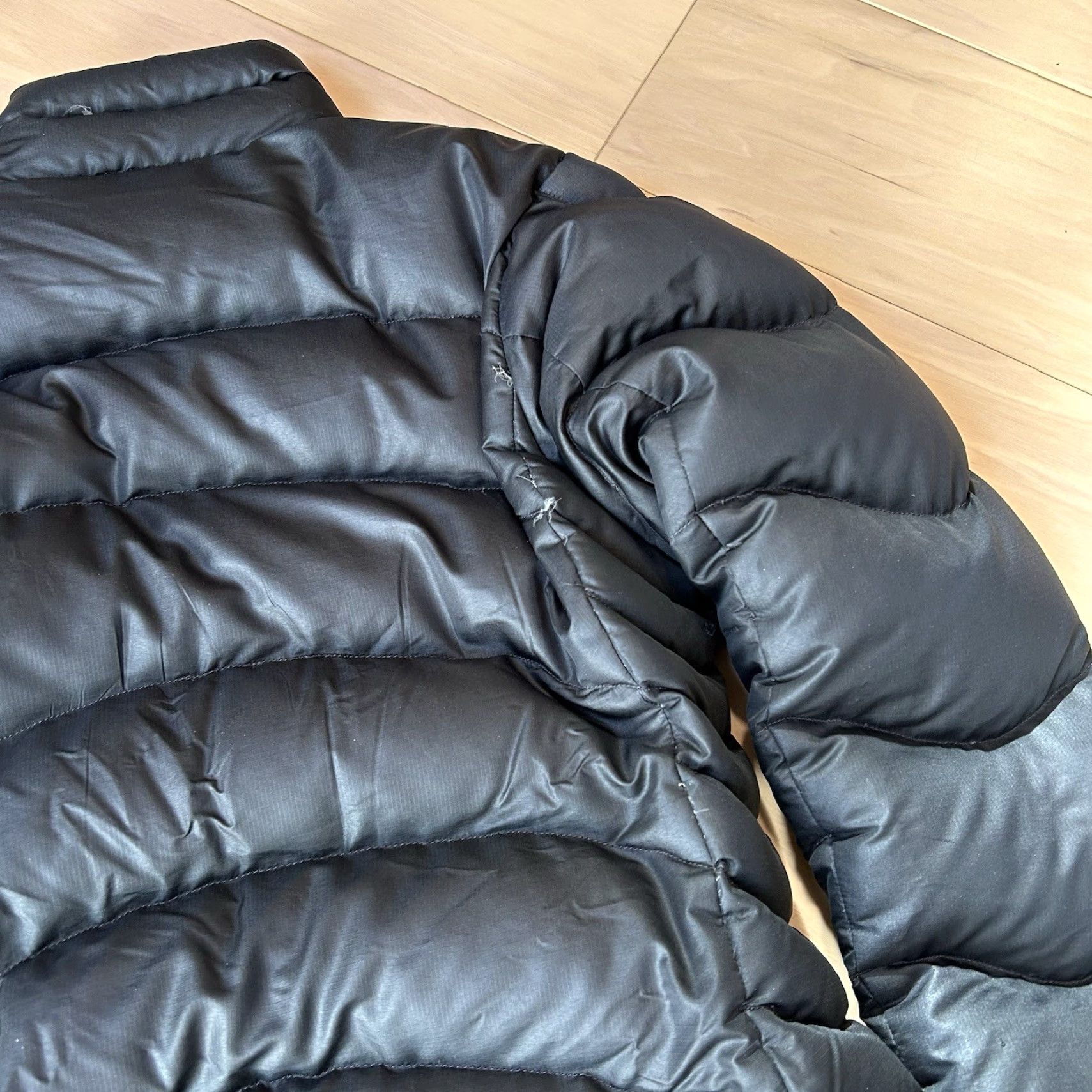 Patagonia Patagonia Jacket Women’s Small Down Quilted Full Zip Lightweight Insulated Black Short Sleeves Winter Fall Spring Everyday Travel Casual Business Size S / US 4 / IT 40 - 4 Thumbnail