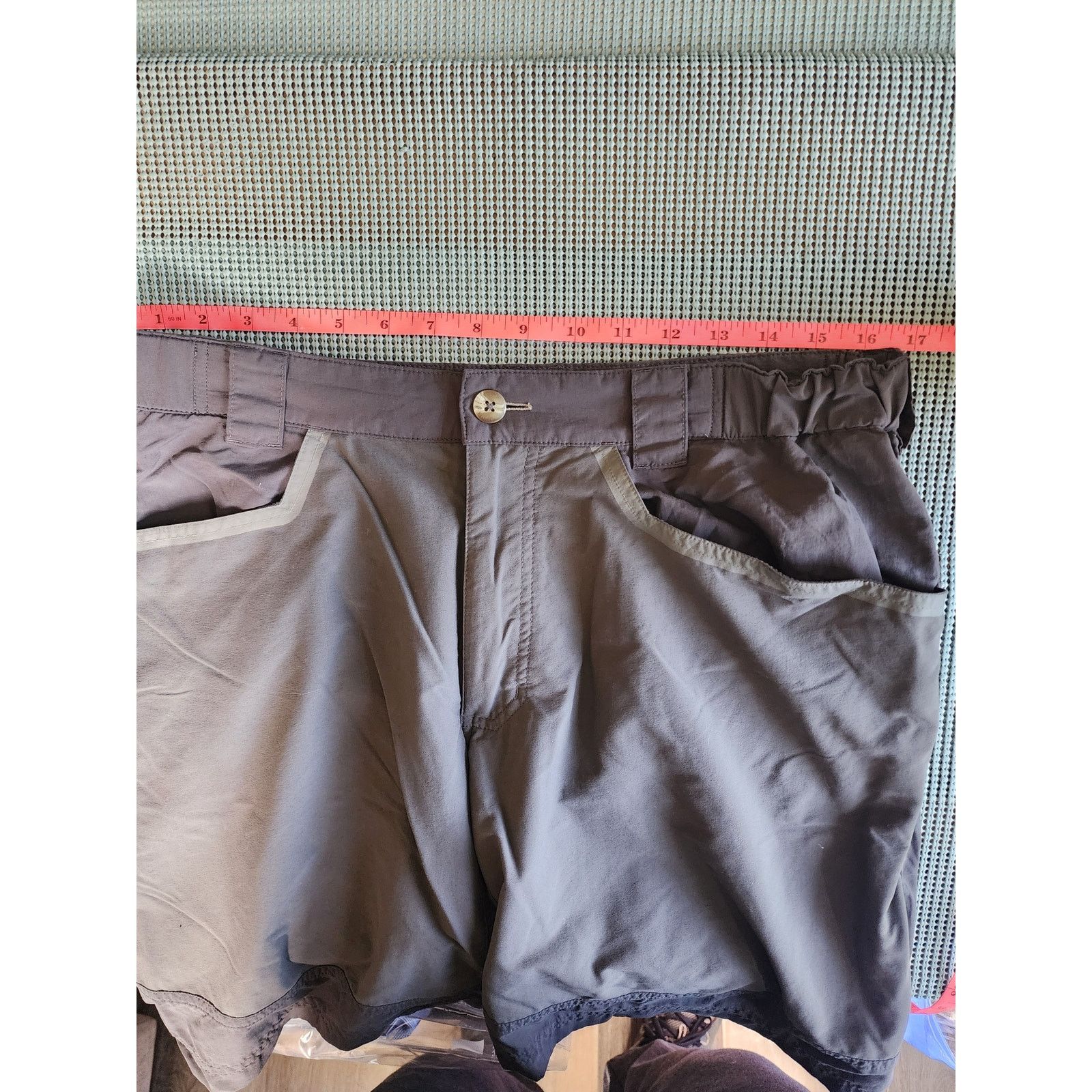 Patagonia Patagonia 32-34 Gray Shorts Men Size US 33 - 6 Thumbnail