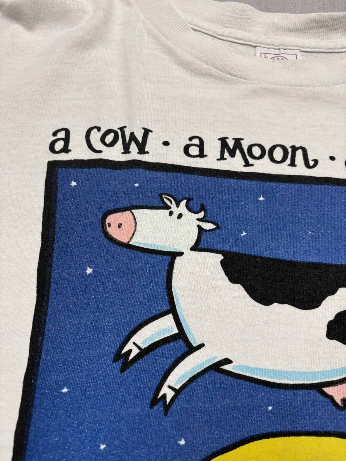 Vintage Vintage 90s New York Cow Moon Big City Art T Shirt USA Y2K L Size US L / EU 52-54 / 3 - 6 Thumbnail