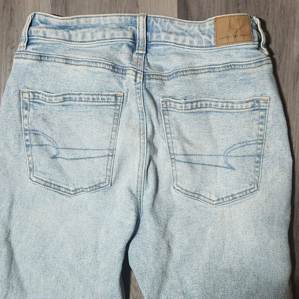 American Eagle Outfitters American Eagle Mom Jeans Size 4 Size 27" / US 4 / IT 40 - 6 Thumbnail