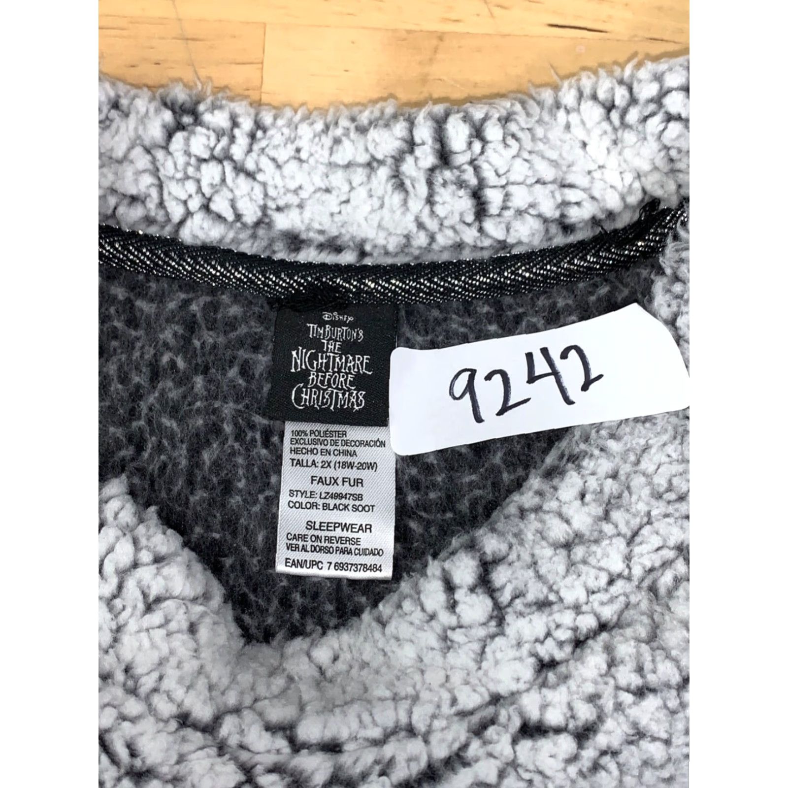 Disney VINTAGE Nightmare Before Christmas Sweatshirt Women’s 2XL Gray Disney Crew Neck Jack Skellington Pajama Top Size XXL / US 16-18 / IT 52-54 - 2 Thumbnail