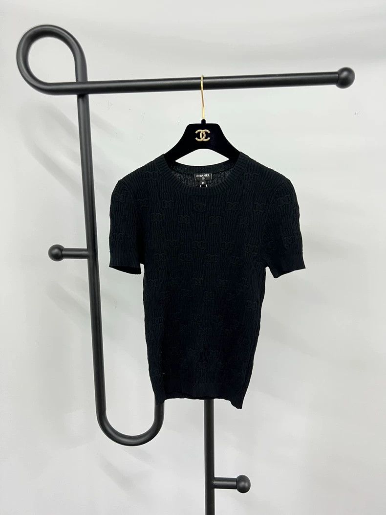Chanel 21P Logo Embossed Knit Top - dmc