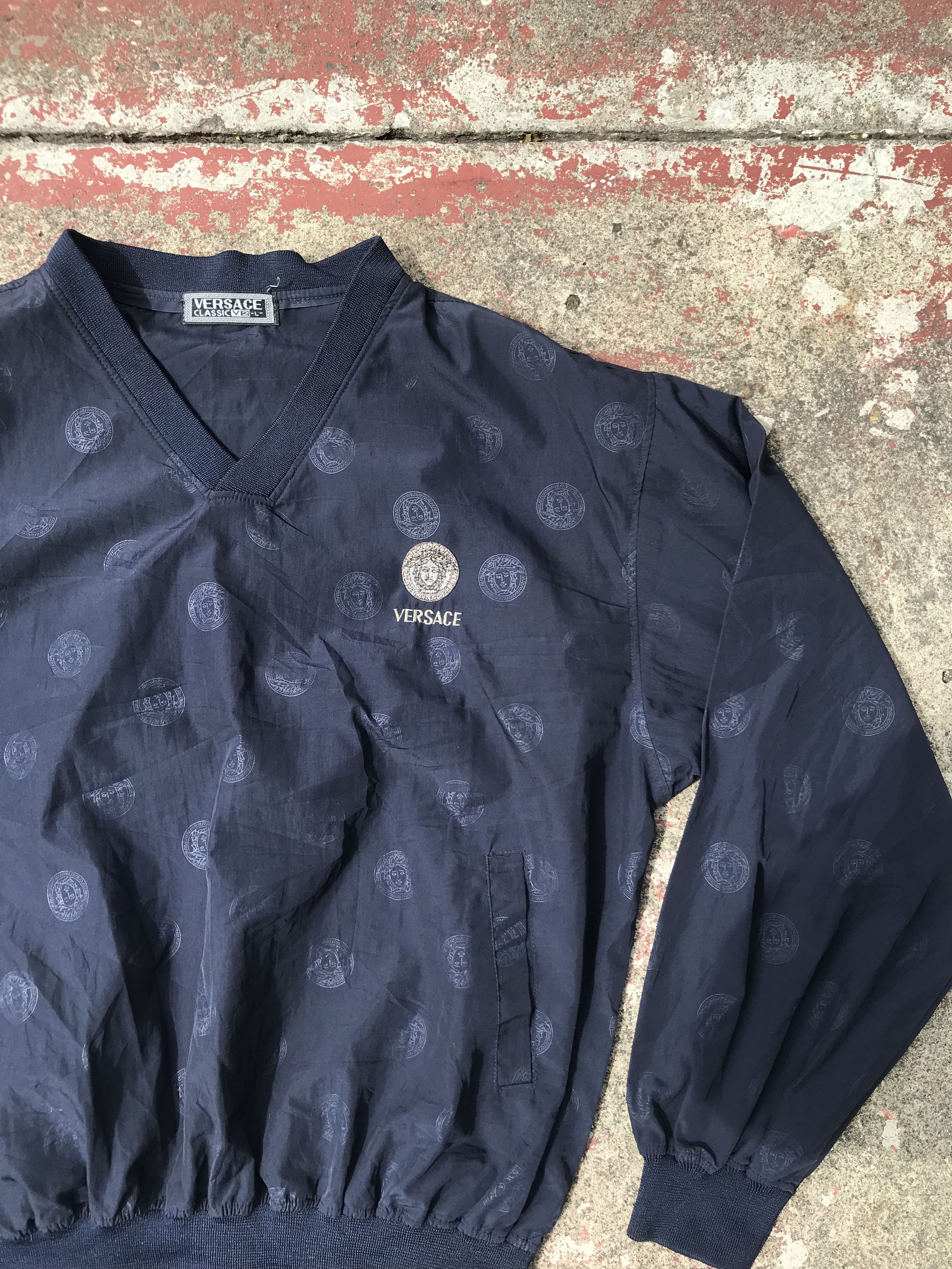 Designer × Versace Versace classic v2 vneck monogram Size US L / EU 52-54 / 3 - 2 Thumbnail