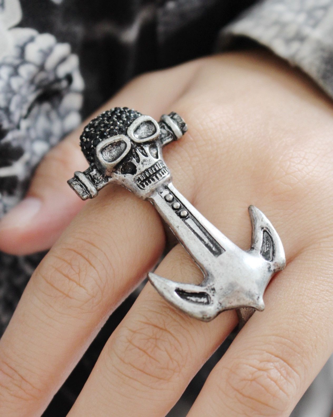 Vintage SKULL & ANCHOR DOUBLE FINGER METAL RING Size ONE SIZE - 2 Thumbnail