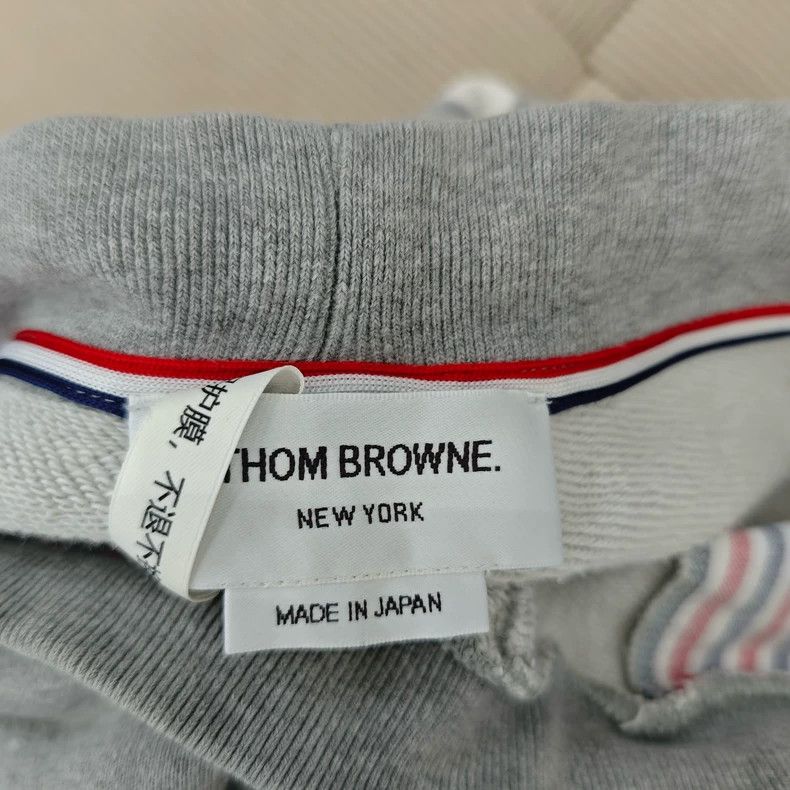 Thom Browne Thom Browne Men's four stripe shorts Size US 38 / EU 54 - 3 Thumbnail
