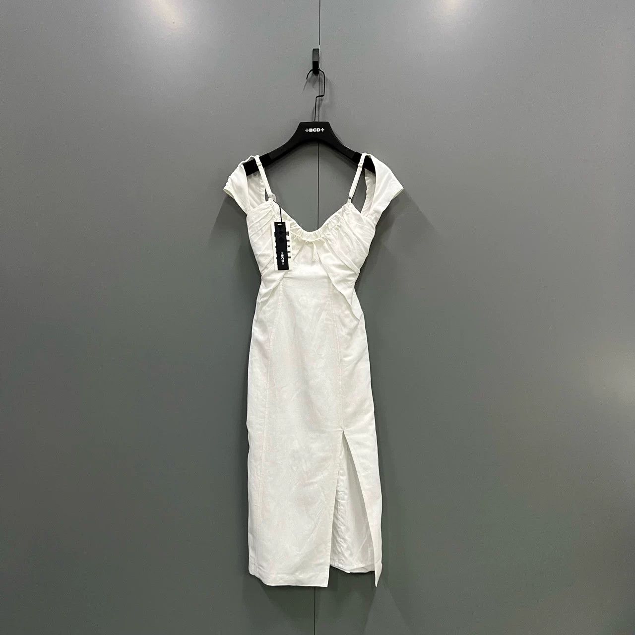 Jacquemus JACQUEMUS White Dress Size 32 Size M / US 6-8 / IT 42-44 - 1 Thumbnail