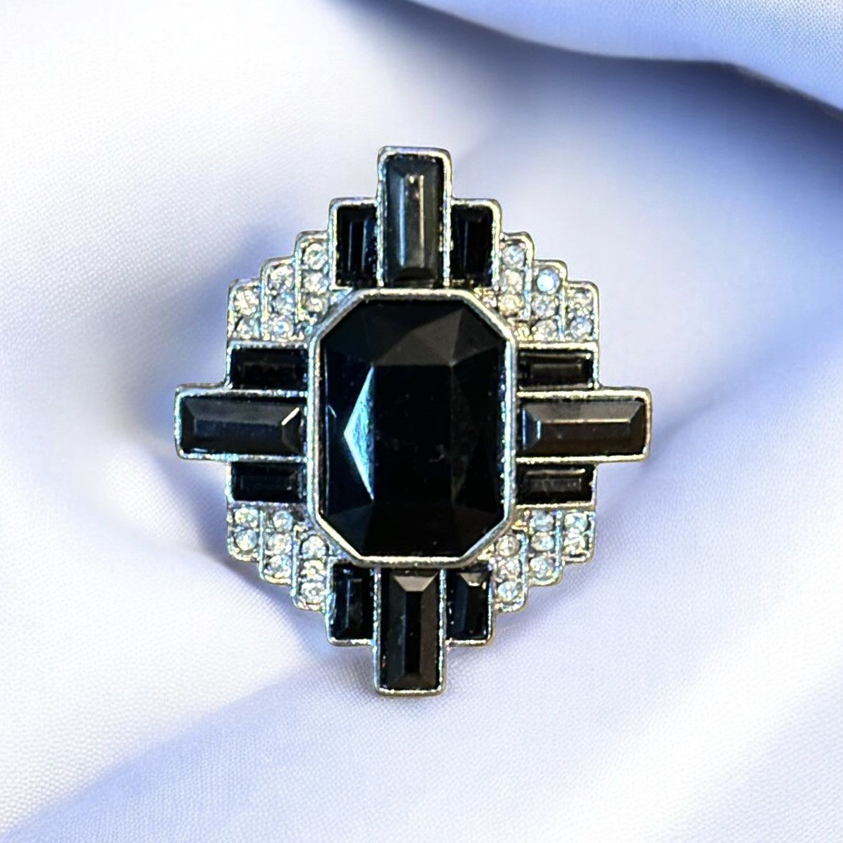 Vintage Vintage Art Deco silver tone black and clear gemstone ring Size ONE SIZE - 1 Thumbnail