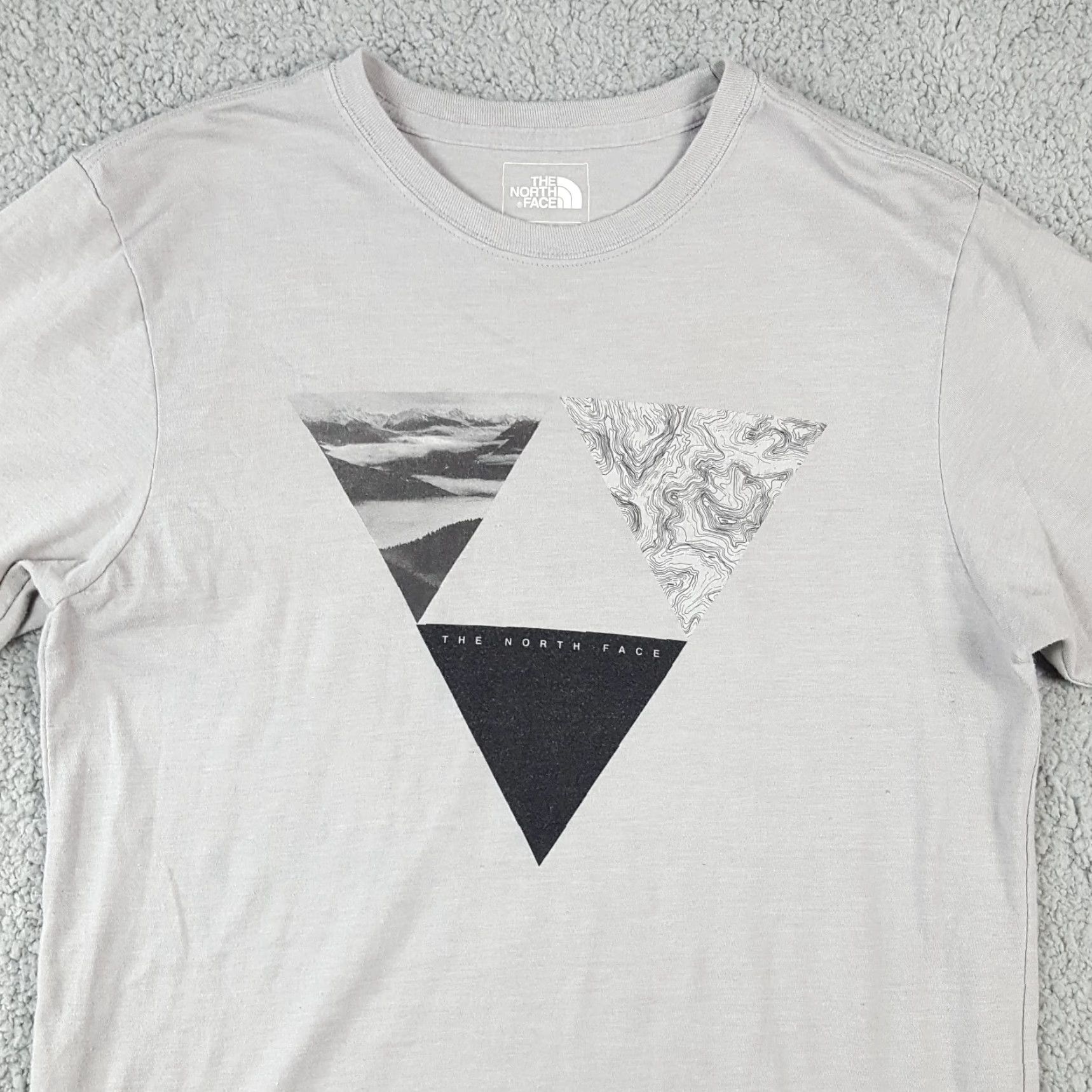 The North Face VINTAGE The North Face Gray Mountain Logo T-Shirt Men's Small Slim Outdoor Hiking 00s Size US S / EU 44-46 / 1 - 2 Thumbnail