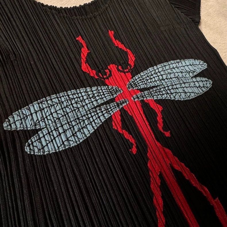 Issey Miyake Issey Miyake size:3 Black pleated insect short-sleeved shi Size L / US 10 / IT 46 - 2 Thumbnail