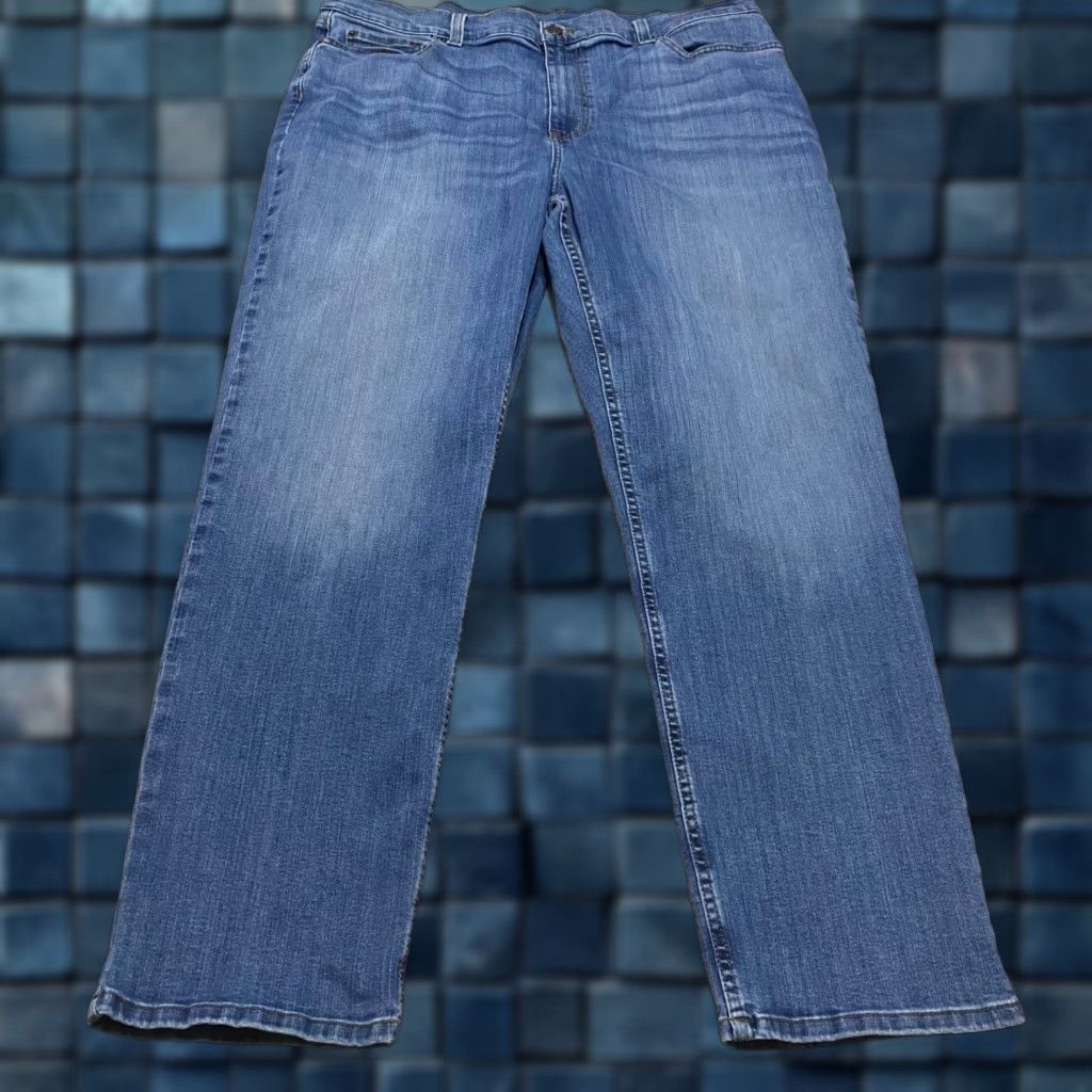 Vintage L.L. Bean Jeans Mens 40x30 Blue Denim Straight Medium Wash Mid Rise Classic Shirt Mens Size: 40 Regular Blue Jeans Straight 5-Pocket Design Mens 40x30 Size US 40 / EU 56 - 1 Thumbnail