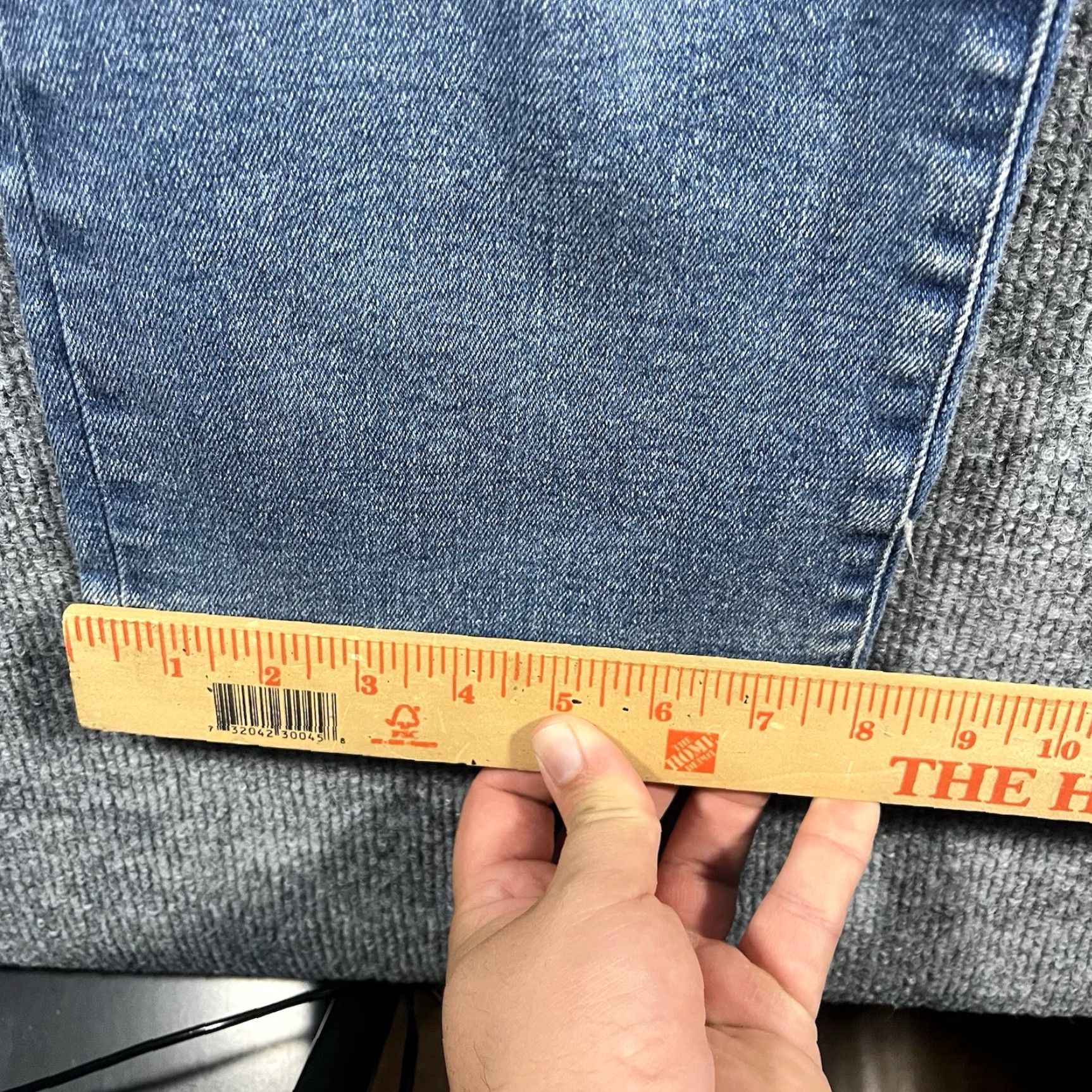 Good American Good American Jeans Women 15 Slim Distressed Straight Denim Blue 27in Inseam Size 15 Regular Womens Jeans BLUE800 Size 36" / US 14 / IT 50 - 5 Thumbnail