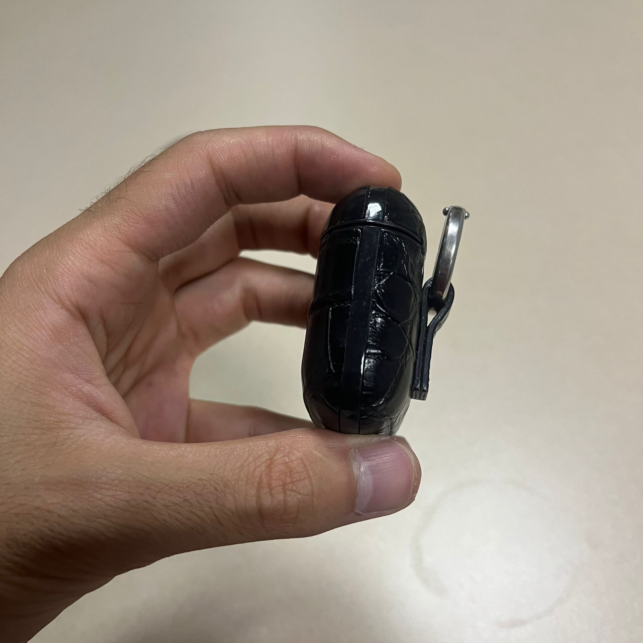 Saint Laurent Paris Airpods Croc Effect Case in Black Size ONE SIZE - 8 Thumbnail