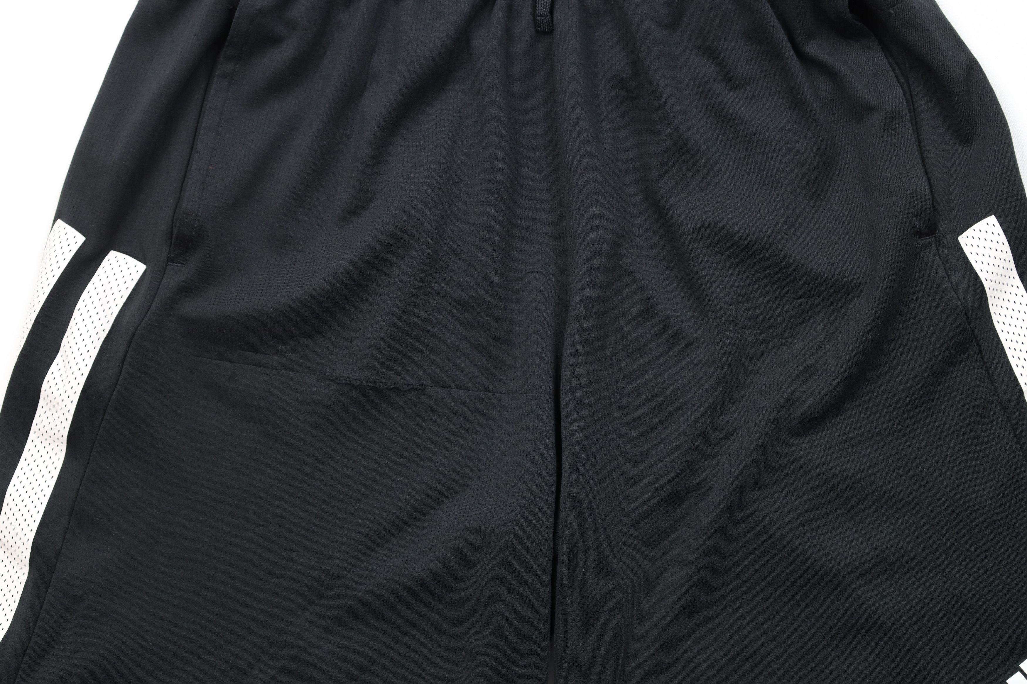 Adidas × Vintage Vintage Y2K Adidas Striped Running Jogging Soccer Shorts Size US 30 / EU 46 - 3 Thumbnail