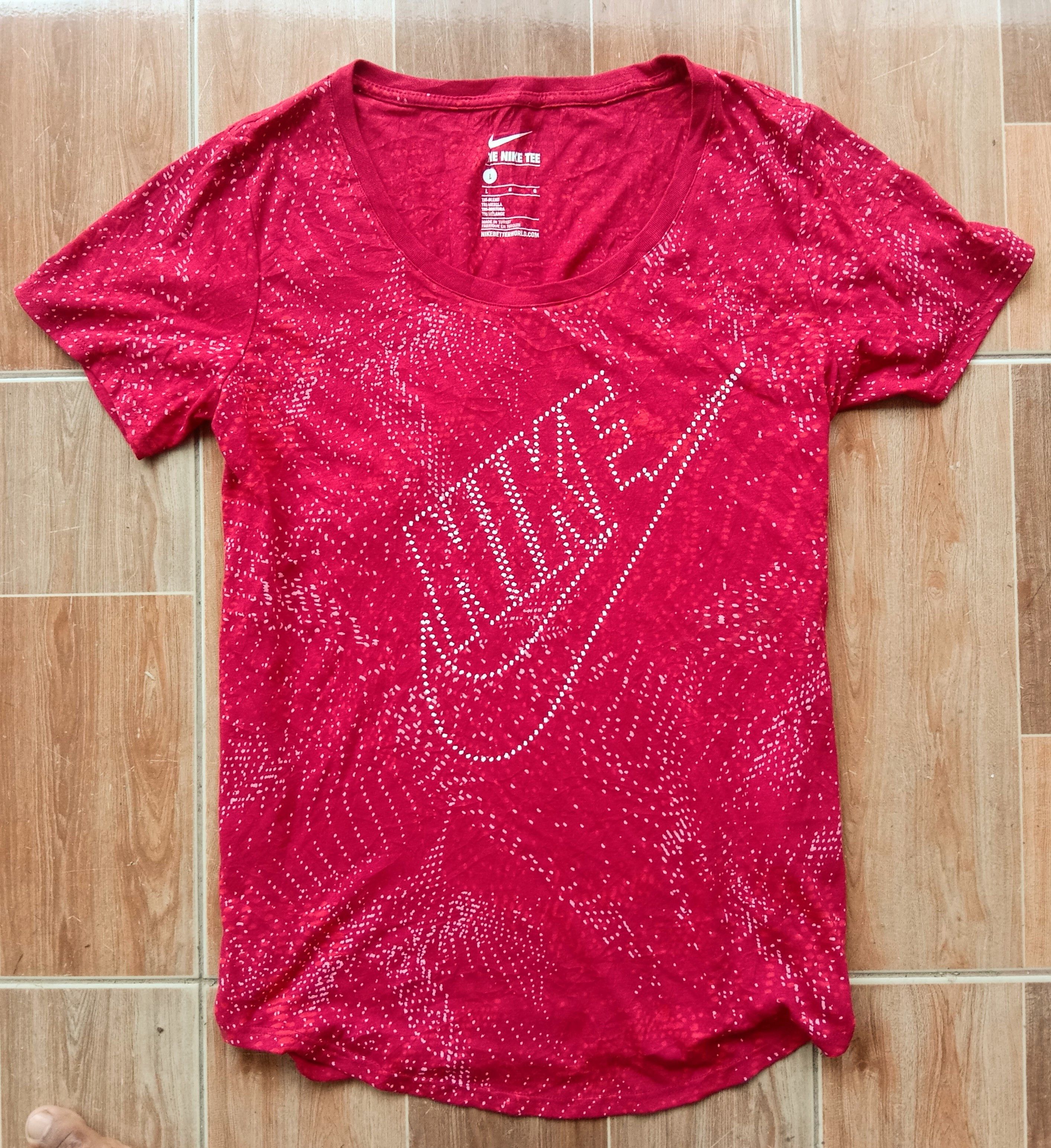Nike Nike Tee Low Collar Size L / US 10 / IT 46 - 1 Thumbnail