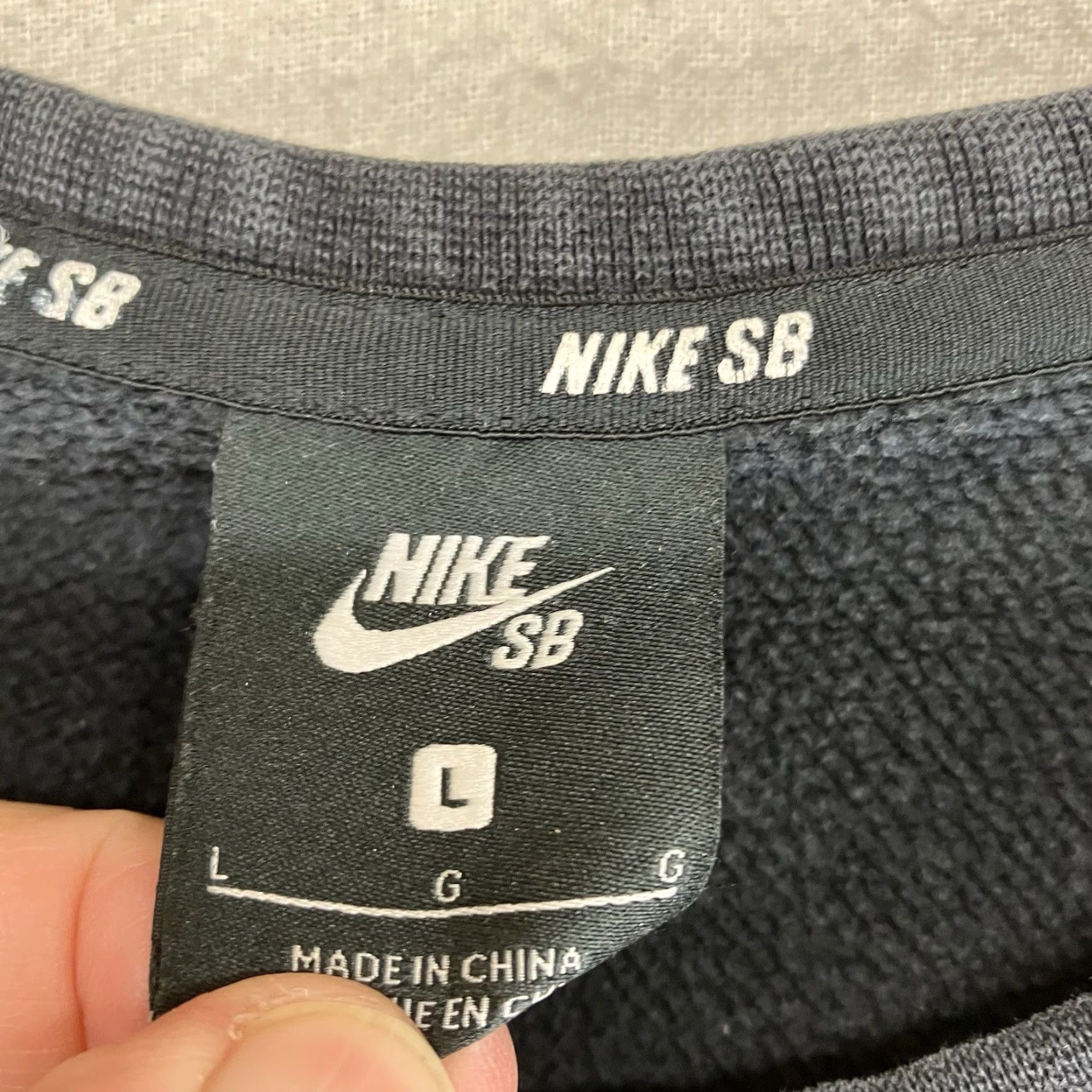 Nike Nike SB Enigma Sweatshirt Mens L Black Round Neck Pullover Graphic Print Embroidered Logo 2018 Skating City Classic All Seasons Sweatshirt Size US L / EU 52-54 / 3 - 5 Thumbnail