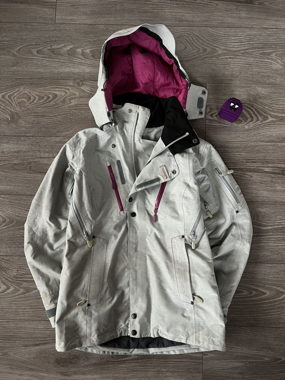 Norrona Norrona Gore-Tex Roldal Rare Gorpcore Insulated Pro Jacket Size S / US 4 / IT 40 - 1 Thumbnail
