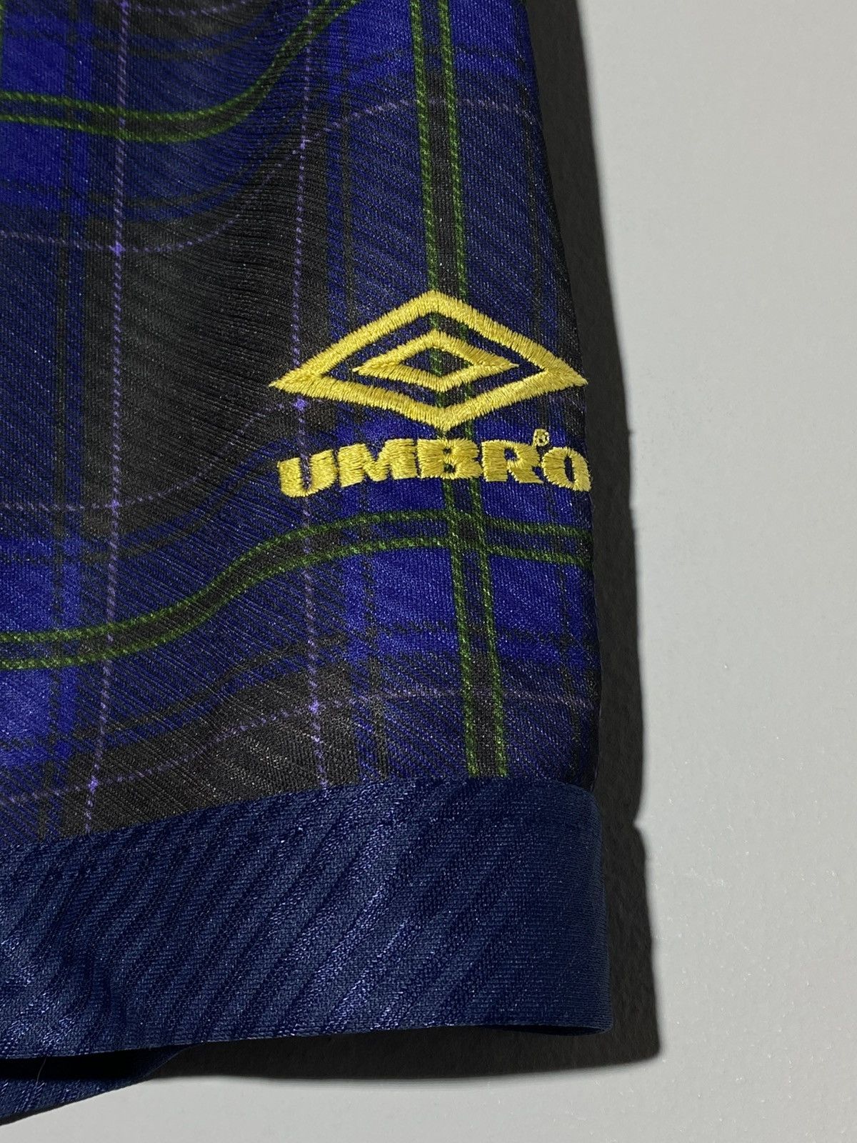 Umbro Vintage 90s Umbro Scotland National Team Rare Shorts Size US 32 / EU 48 - 7 Thumbnail