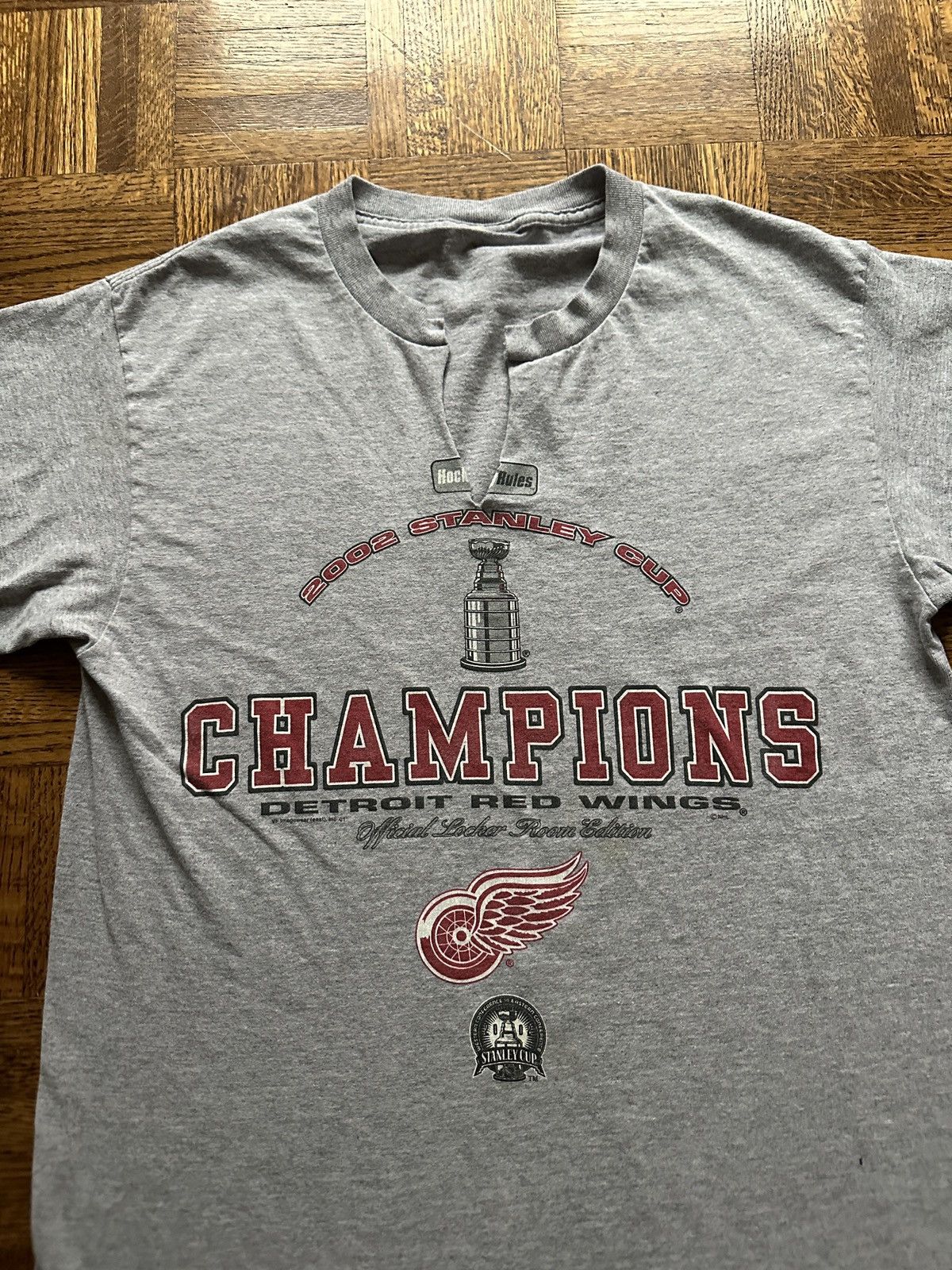 NHL 2002 Detroit Red Wings Stanley Cup Champions Graphic Tee Size US L / EU 52-54 / 3 - 2 Thumbnail