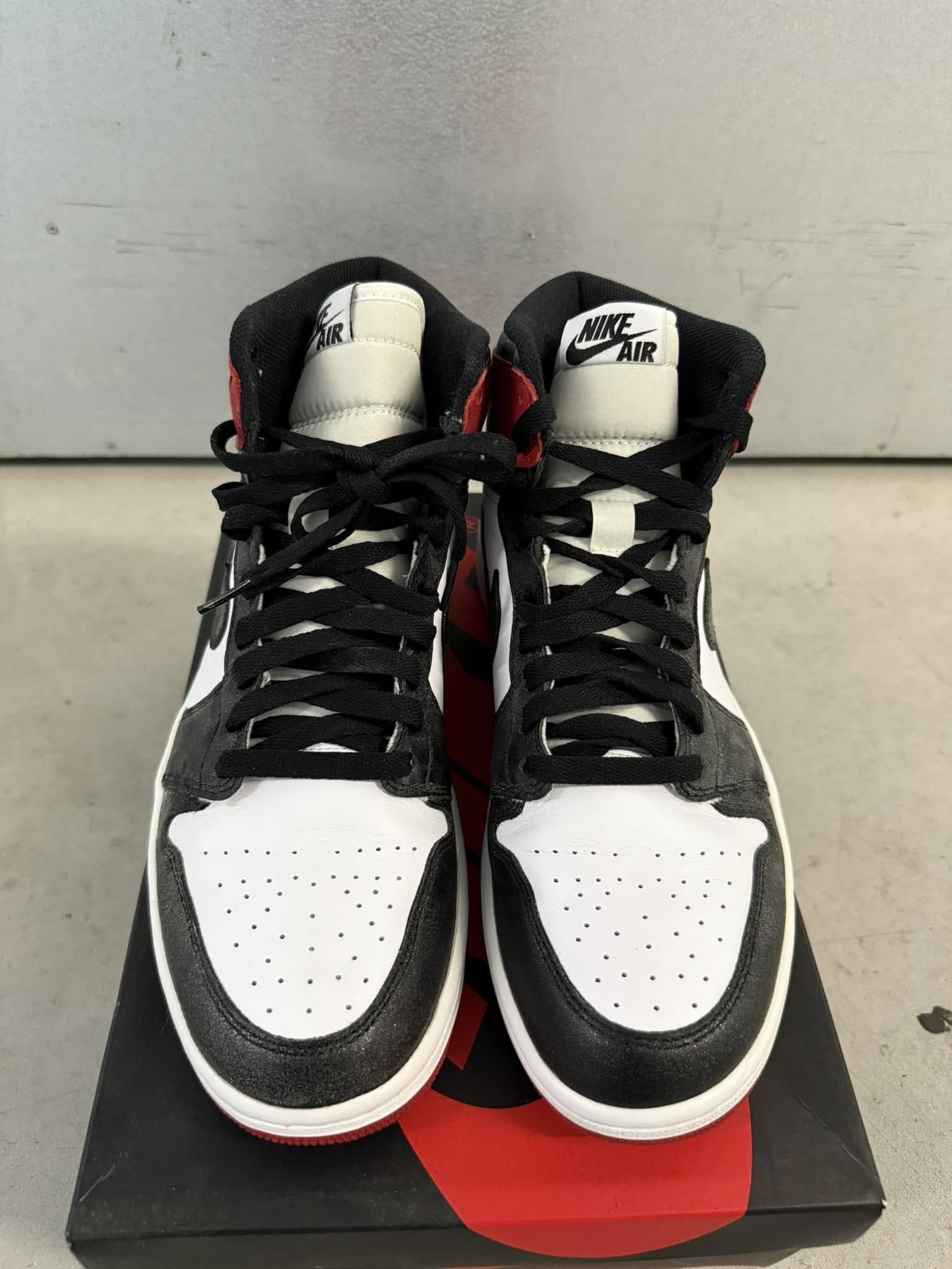 Jordan Brand Air Jordan 1 Black toe 2013 US9 Size US 9 / EU 42 - 2 Thumbnail