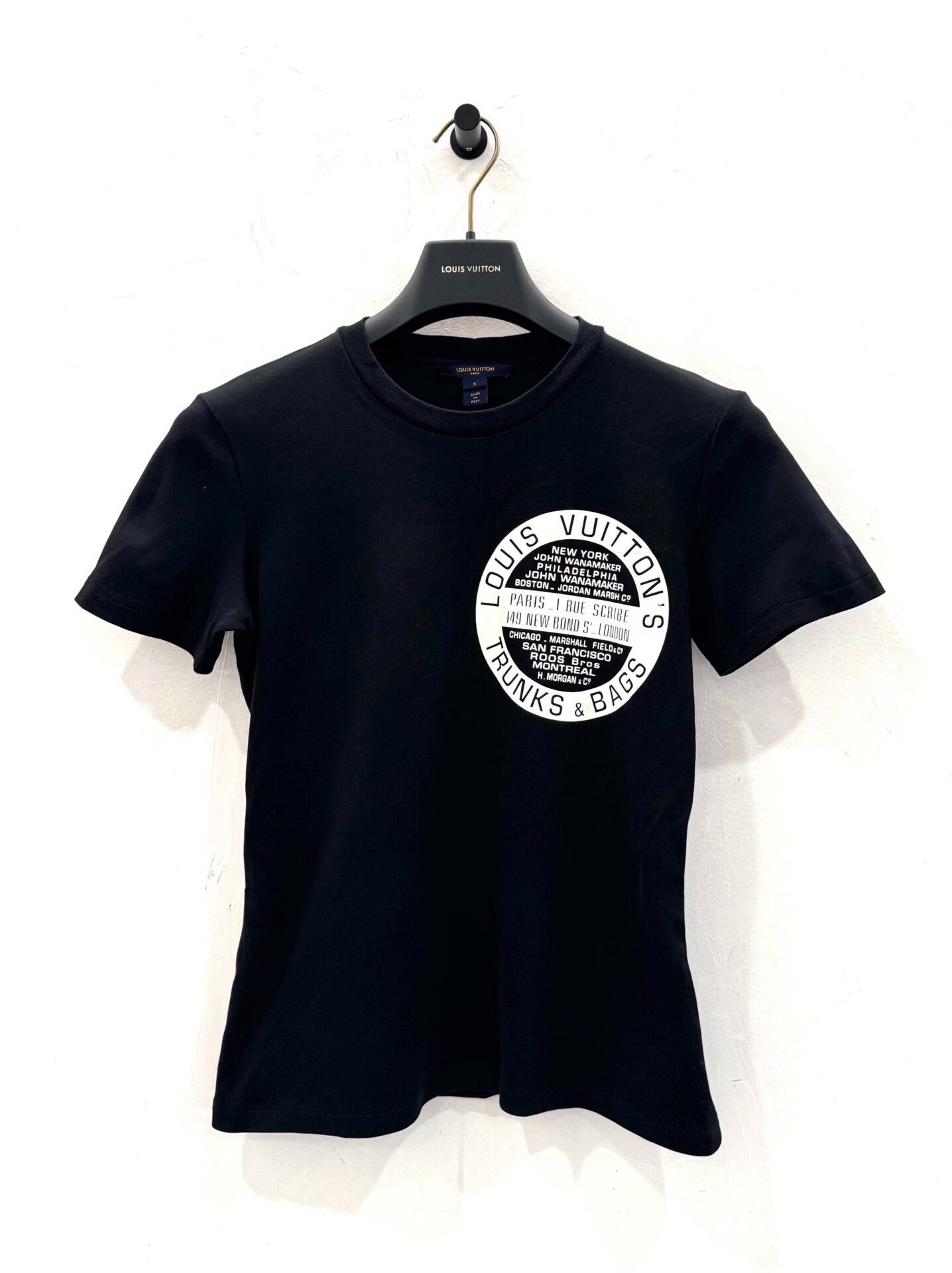 Louis Vuitton Louis Vuitton Black White Logo Short Sleeve Tee Size S / US 4 / IT 40 - 1 Thumbnail