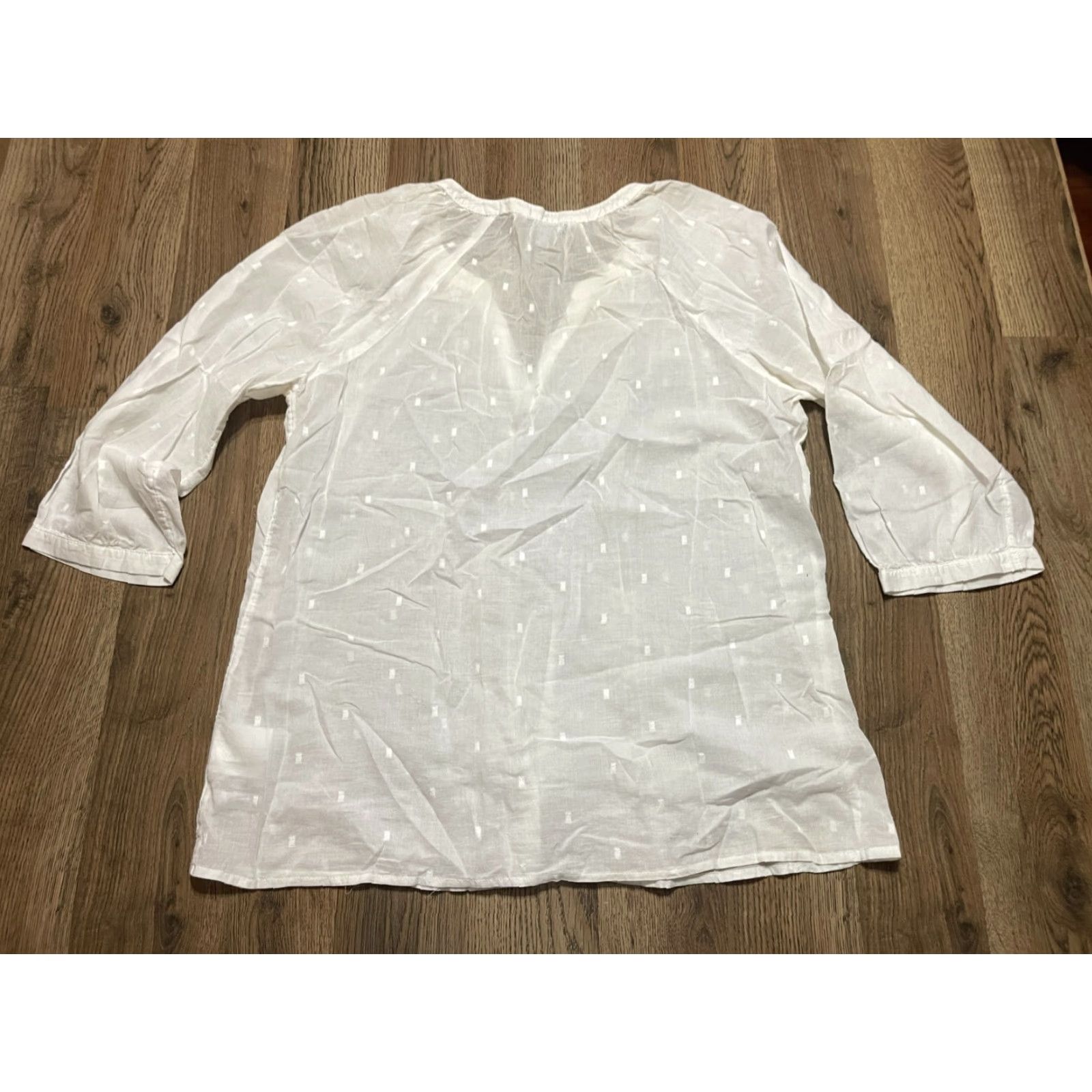 Old Navy Old Navy Shirt Women L White 3/4 Sleeve V-Neck Lightweight Casual Basic T-Shirt Size L / US 10 / IT 46 - 2 Thumbnail