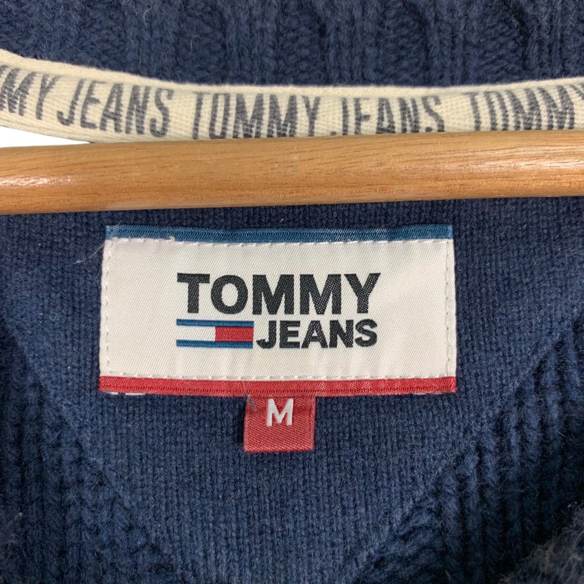 Tommy Jeans TOMMY JEANS Small Logo Knitted Sweater #1224-C55 Size US M / EU 48-50 / 2 - 11 Thumbnail
