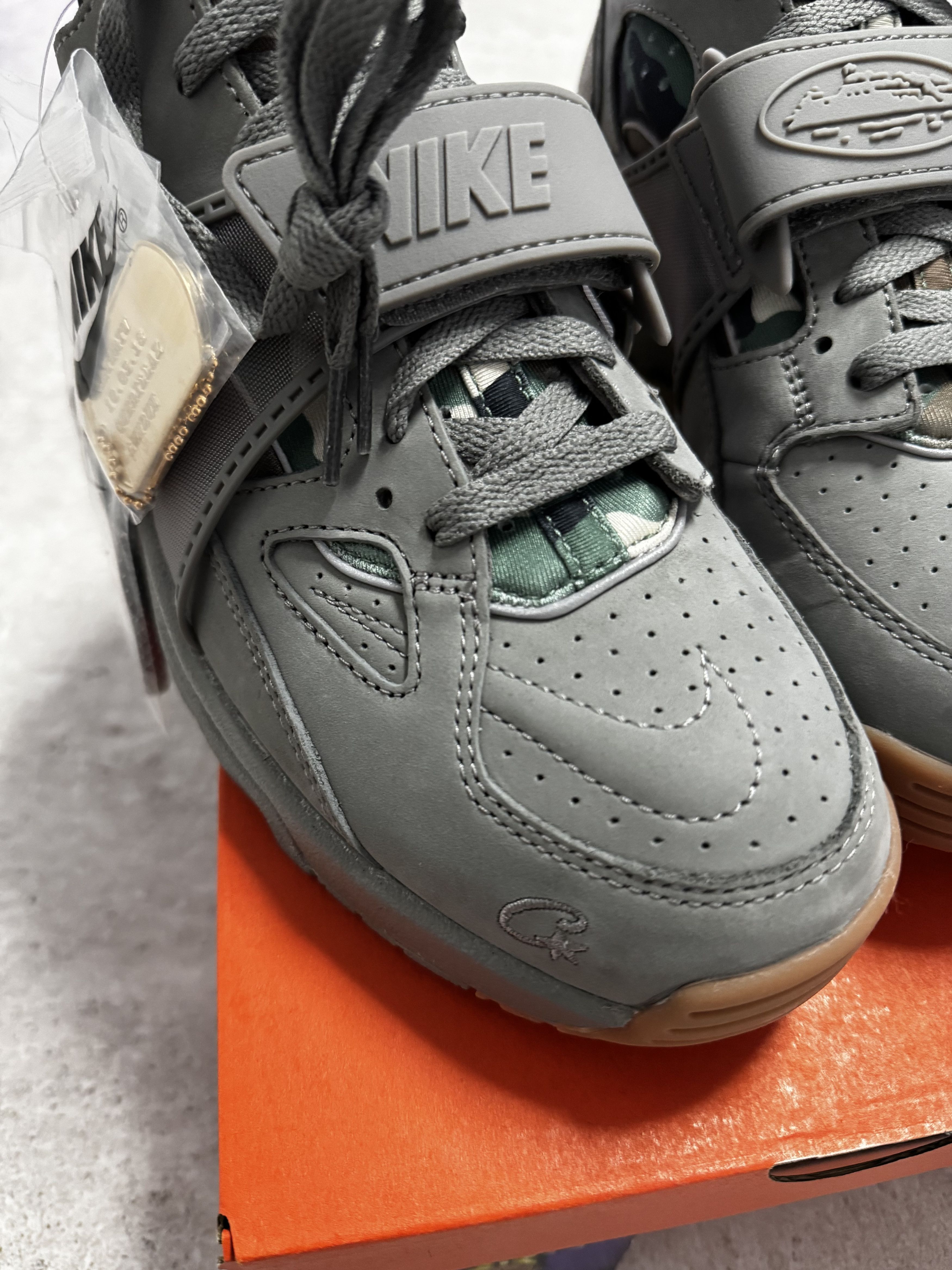 Corteiz Corteiz x Nike Air Huarache - Gully Grey Size US 9.5 / EU 42-43 - 4 Thumbnail