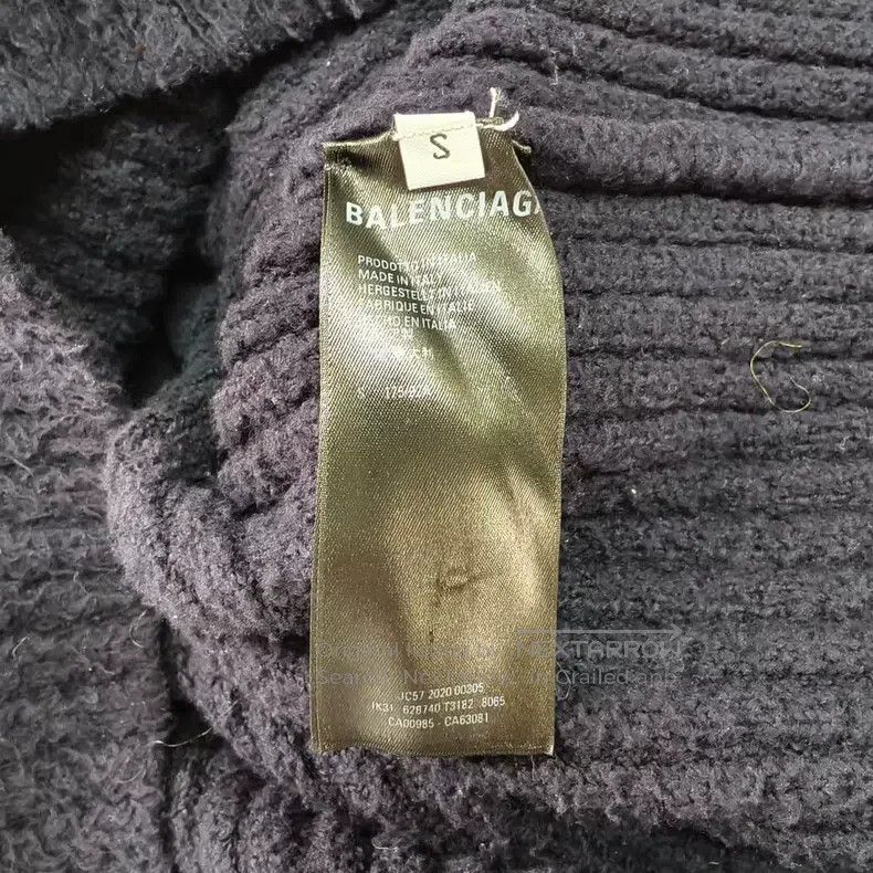 Balenciaga Balenciaga Mohair Embroidered Grass Writing Teddy Sweater Size US S / EU 44-46 / 1 - 4 Thumbnail