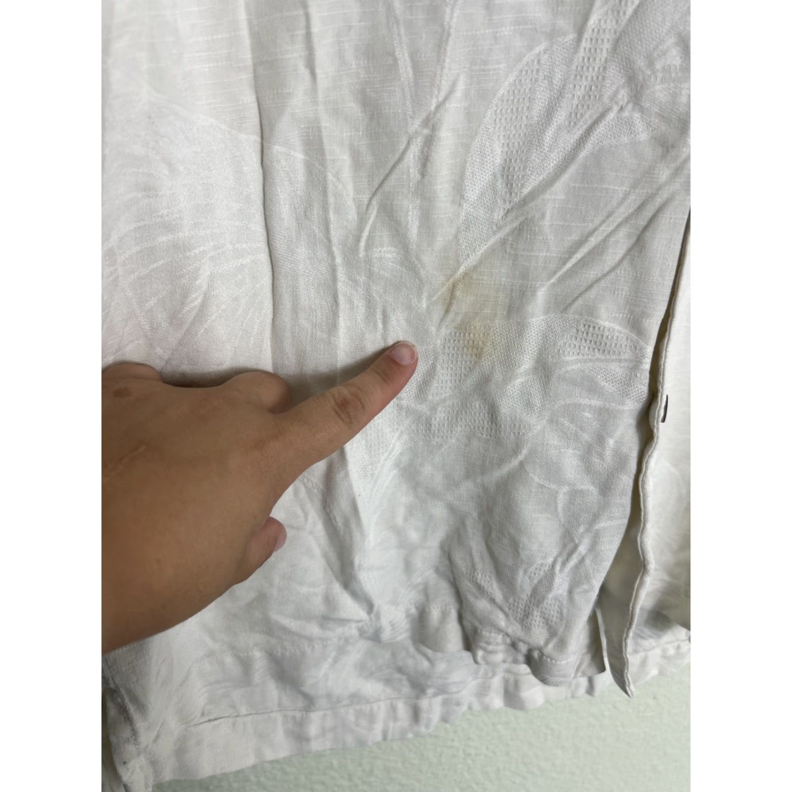 Tommy Bahama VINTAGE Tommy Bahama Mens Large Button-Up Shirt White Stained Martini Glass Parrots Party Short Sleeve, Casual Island Style Mens Size US L / EU 52-54 / 3 - 4 Thumbnail
