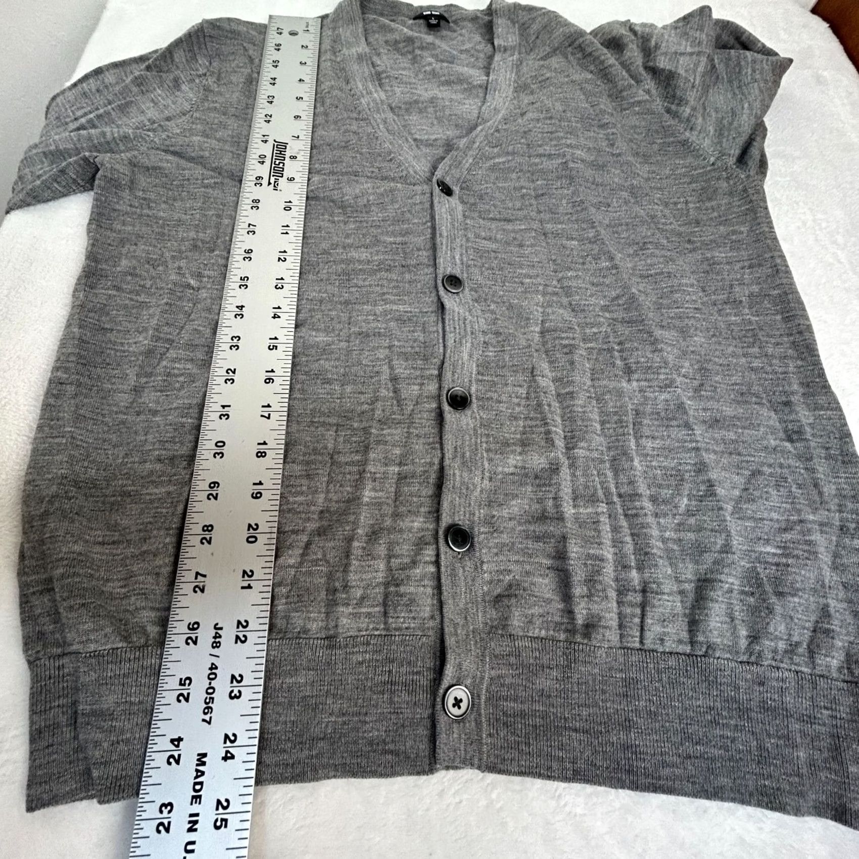 Uniqlo Uniqlo Mens Gray V-Neck Button-Up Cardigan Sweater Large Lightweight 100% Wool Size US L / EU 52-54 / 3 - 8 Thumbnail