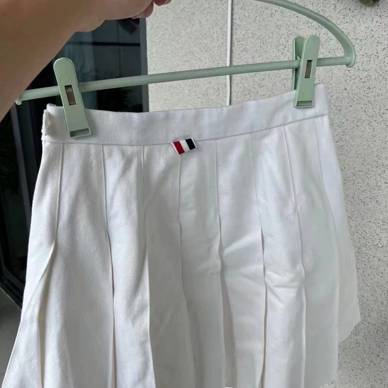 Thom Browne Thom Browne Pleated skirt 2505-Nextarrow Size 25" / US 0 / IT 36 - 3 Thumbnail