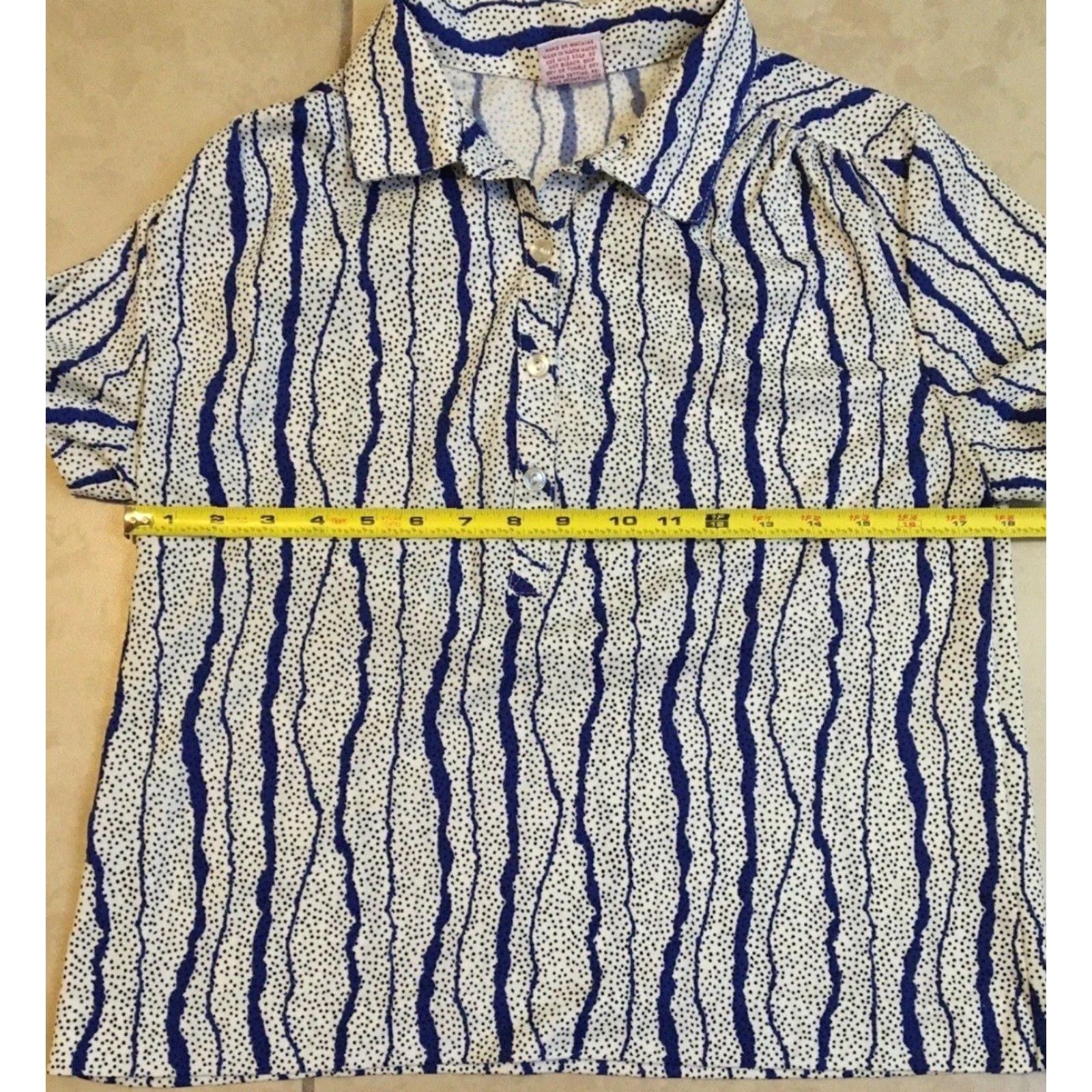 Gotcha Vtg 90s Abstract Art All Over Print Shirt S Women Cropped White Short Sleeve Button-Up Gotcha Vintage 90s Grunge Surf Size S / US 4 / IT 40 - 4 Thumbnail