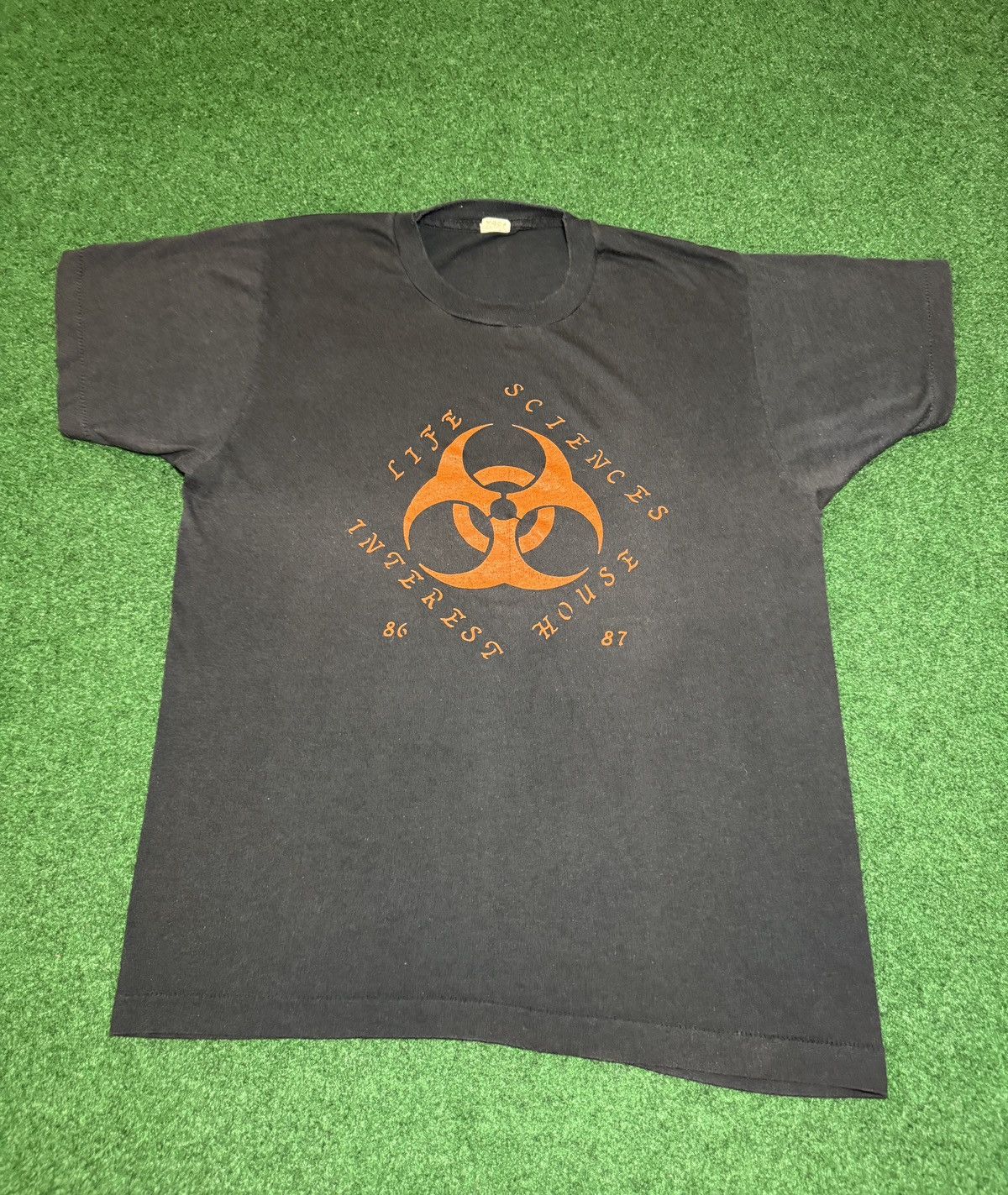 Other Vintage Biohazard 80s Life Science Grunge Punk M/L T Shirt Size US L / EU 52-54 / 3 - 1 Thumbnail