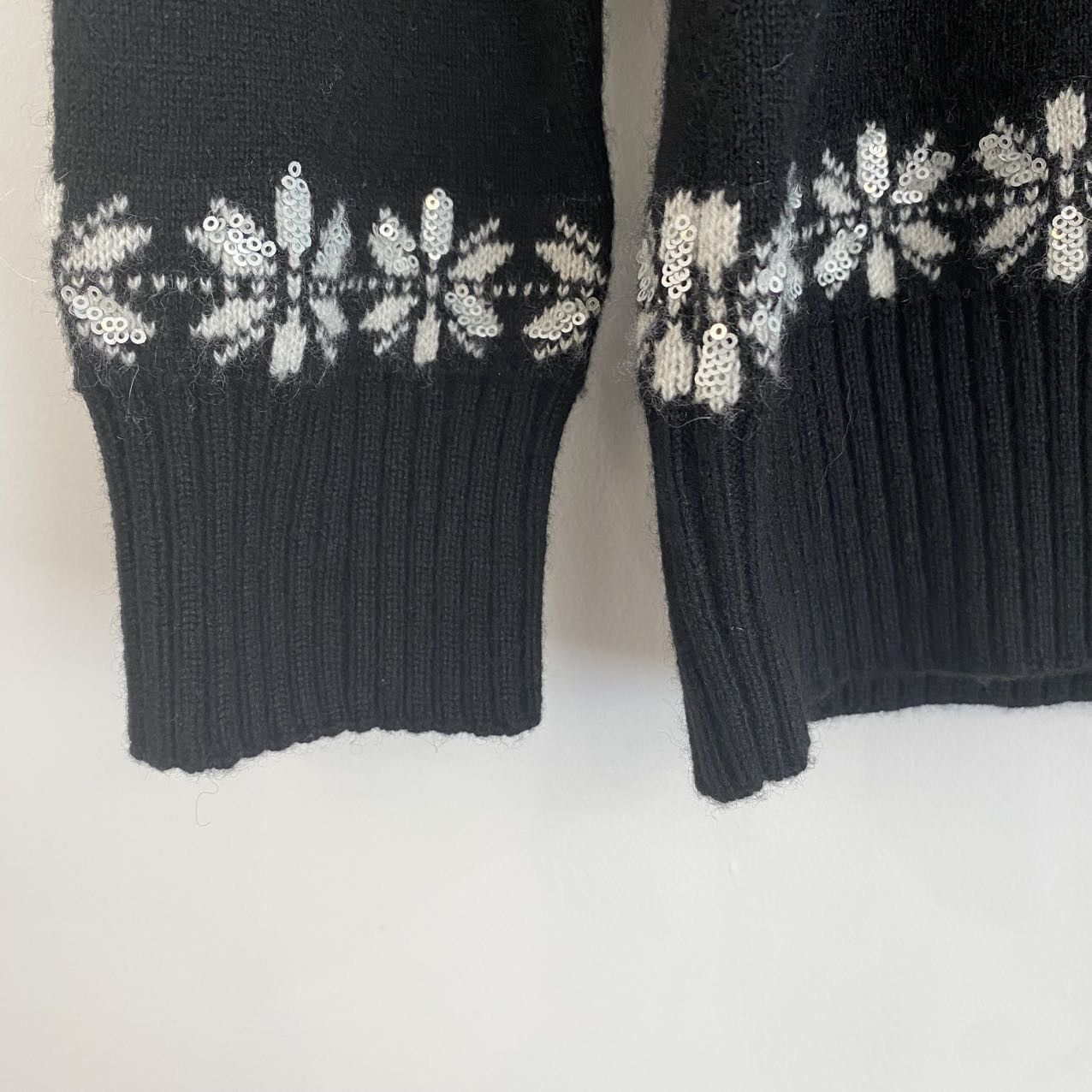 Chanel Chanel Black Sequin Heavy Cashmere Knit Sweater K26WX Size XXS / US 00 / IT 34 - 5 Thumbnail