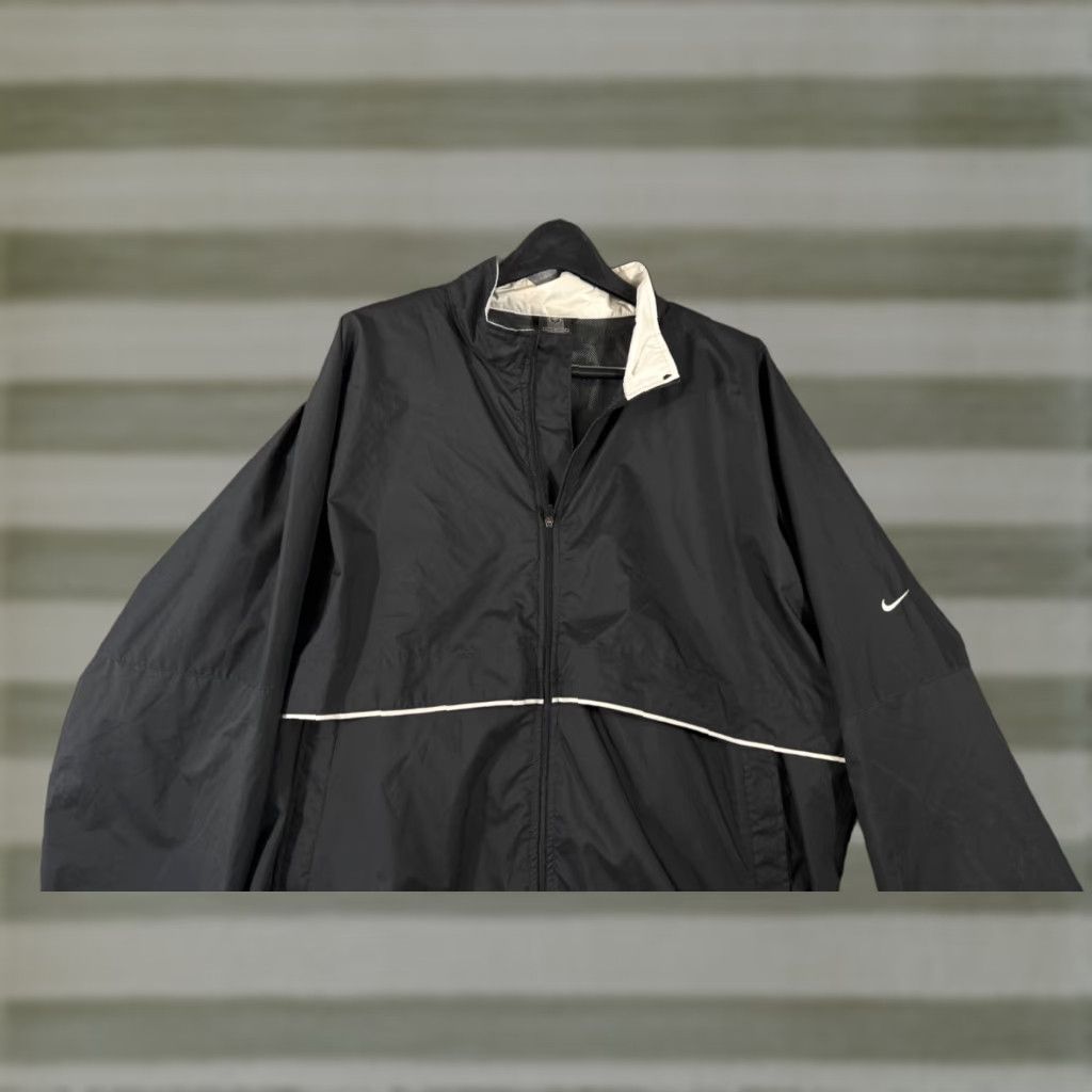 Nike VINTAGE Nike Windbreaker Jacket Mens L Black Full Zip Clima-Fit Stand-Up Neck Wind-Resistant Pockets Casual Outdoor Size US L / EU 52-54 / 3 - 1 Thumbnail