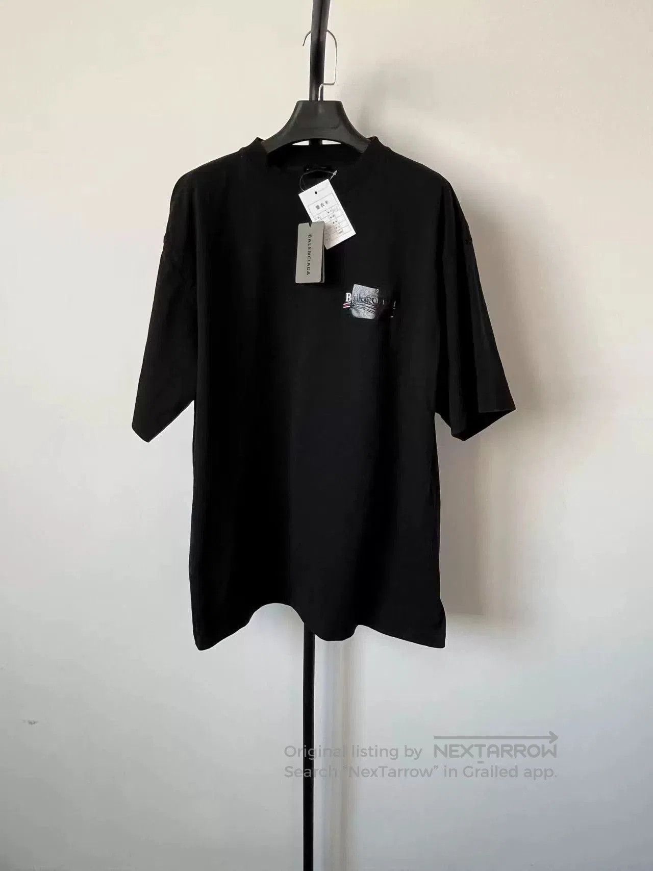 Balenciaga Balenciaga Men's Solid Logo Crewneck T-Shirt. Size US L / EU 52-54 / 3 - 1 Thumbnail