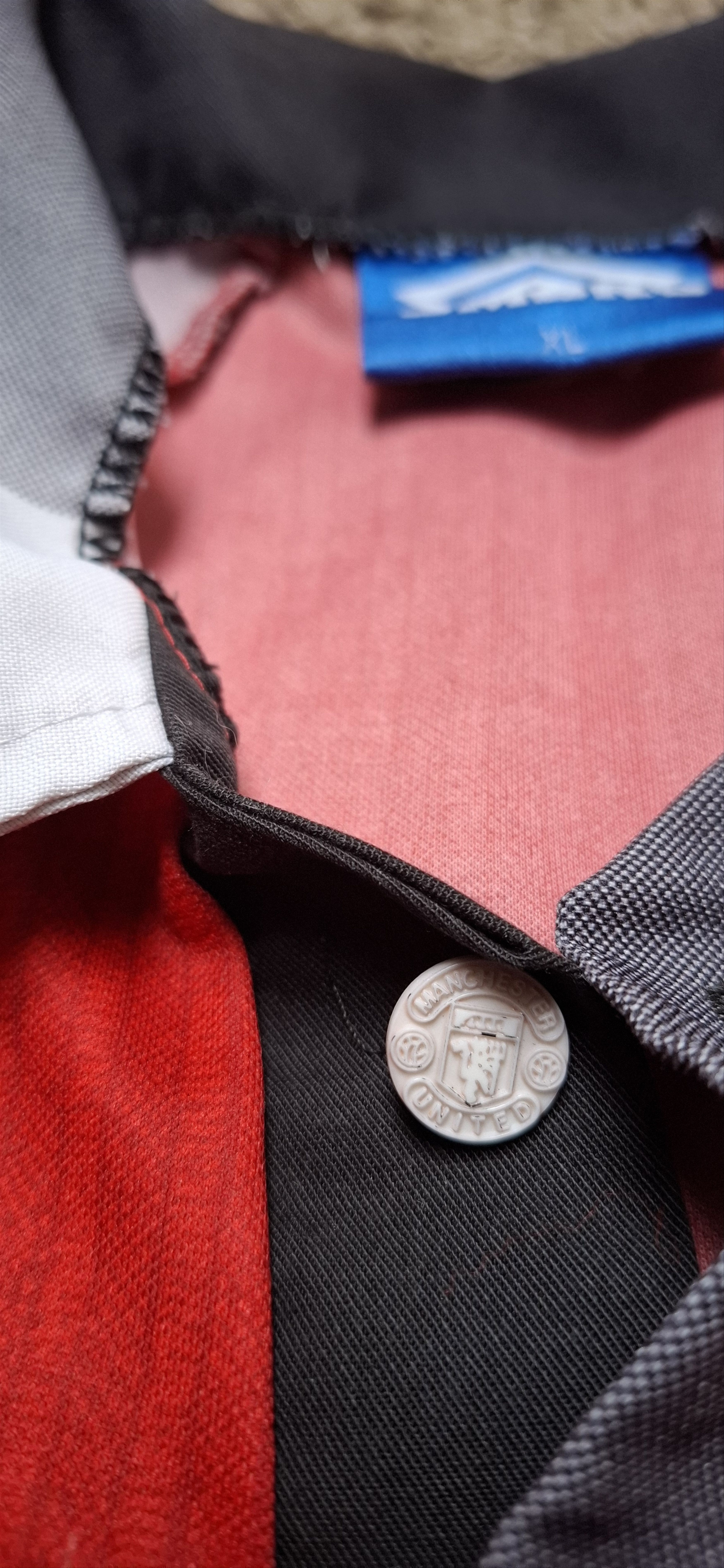 Umbro 1996-1998 Manchester United Umbro Vintage Home Jersey Size US XL / EU 56 / 4 - 6 Thumbnail