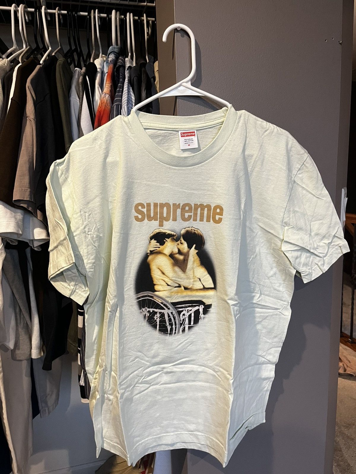 Supreme Supreme Kiss Tee Size US M / EU 48-50 / 2 - 1 Thumbnail