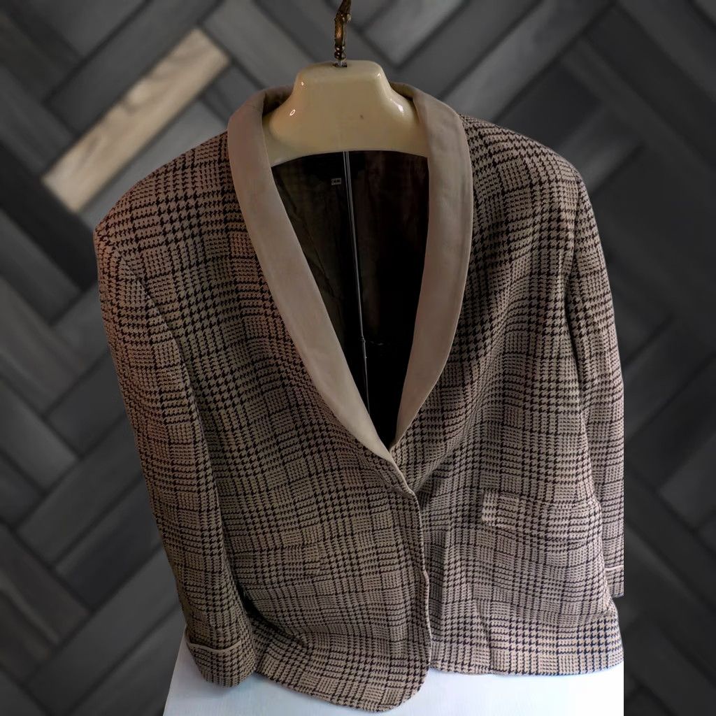 Giorgio Armani GIORGIO ARMANI Blazer Women Plaid 1 Button Shawl Collar 100% Wool Beige/Brown Size 48 Made in Italy Size XL / US 12-14 / IT 48-50 - 1 Thumbnail