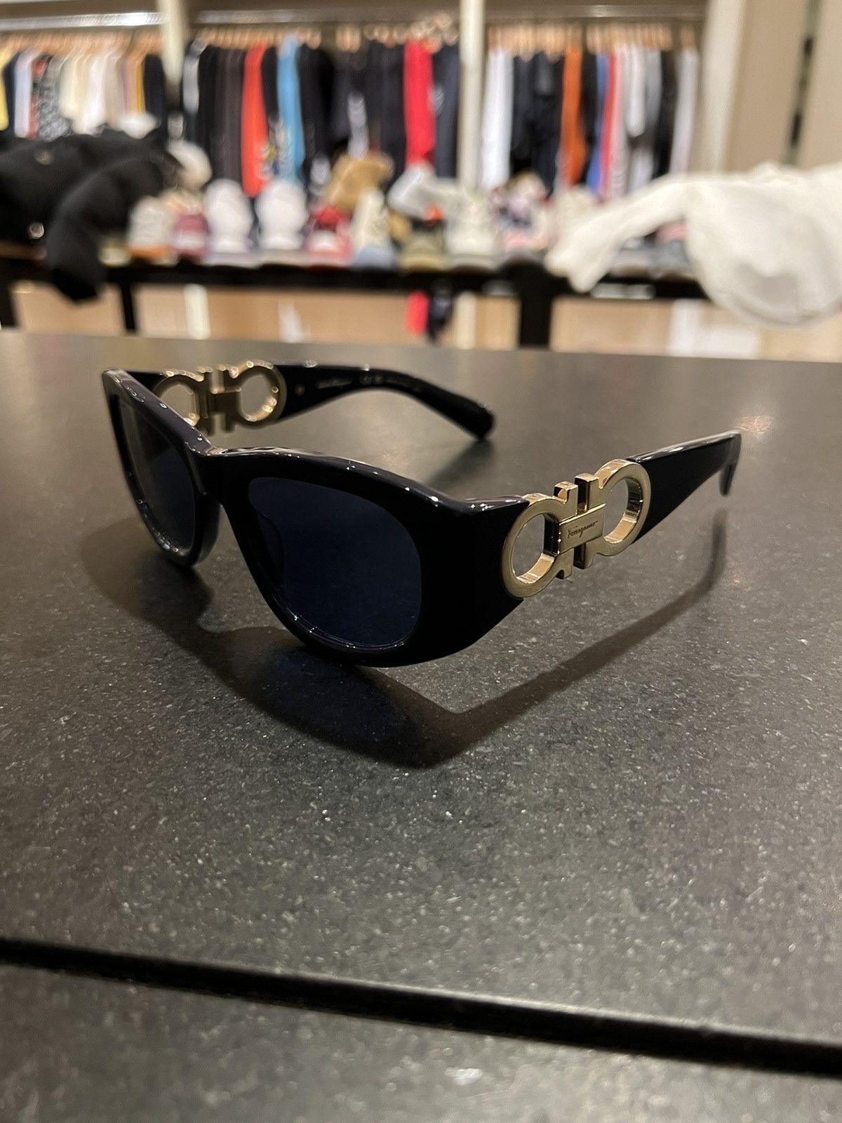 Salvatore Ferragamo Ferragamo Gancini Oval Sunglasses Navy Size ONE SIZE - 1 Thumbnail