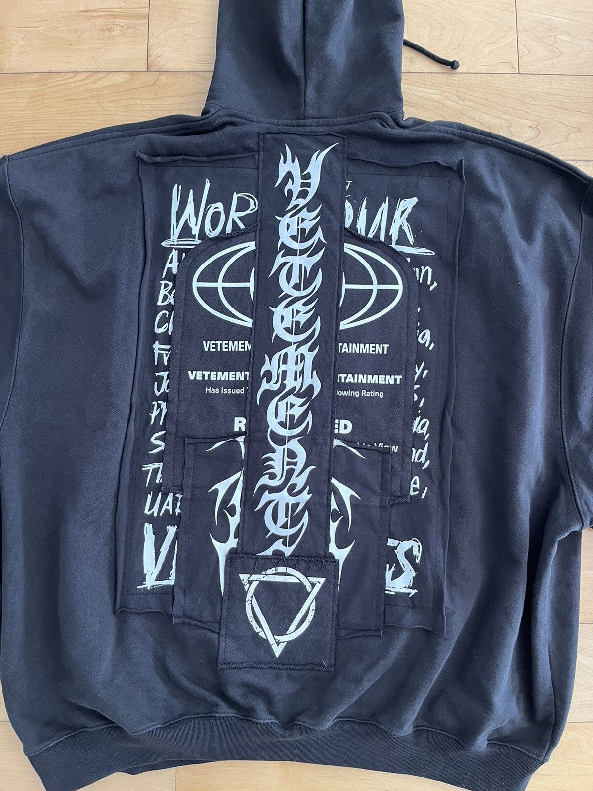Vetements Vetements Metal "J'adore Hardcore" Hoodie Size US S / EU 44-46 / 1 - 6 Thumbnail