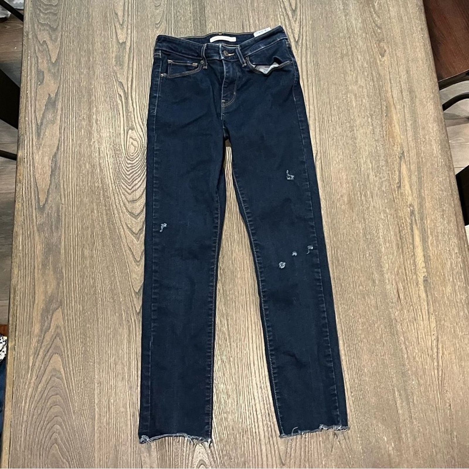Levi's Levi's Mid-Rise Skinny Jeans Dark Wash Size 4 Size 27" / US 4 / IT 40 - 1 Thumbnail