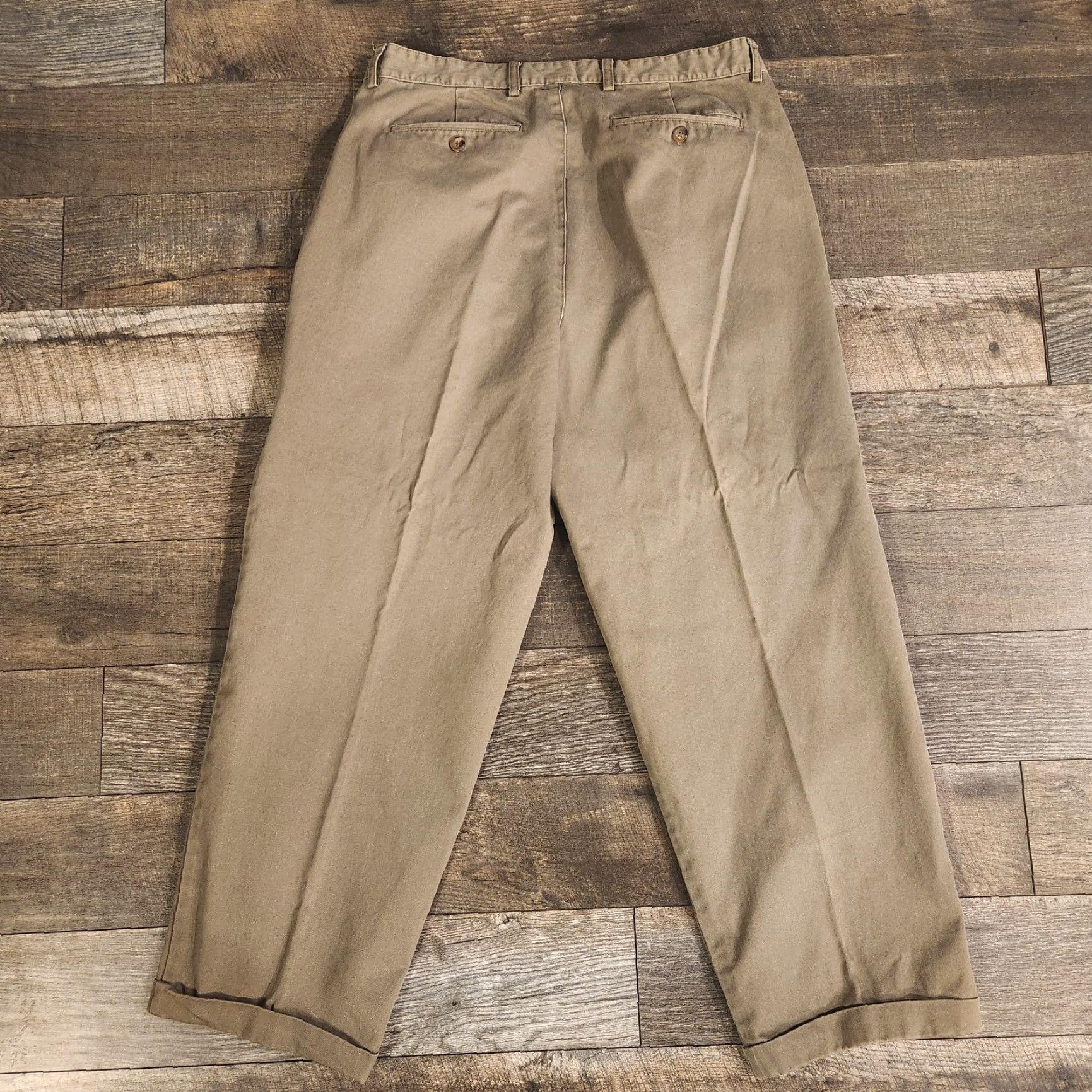 Banana Republic VINTAGE Banana Republic Pleated Cuffed Chino Pants 35 X 29 Olive Green Shirt? Size US 35 - 6 Thumbnail