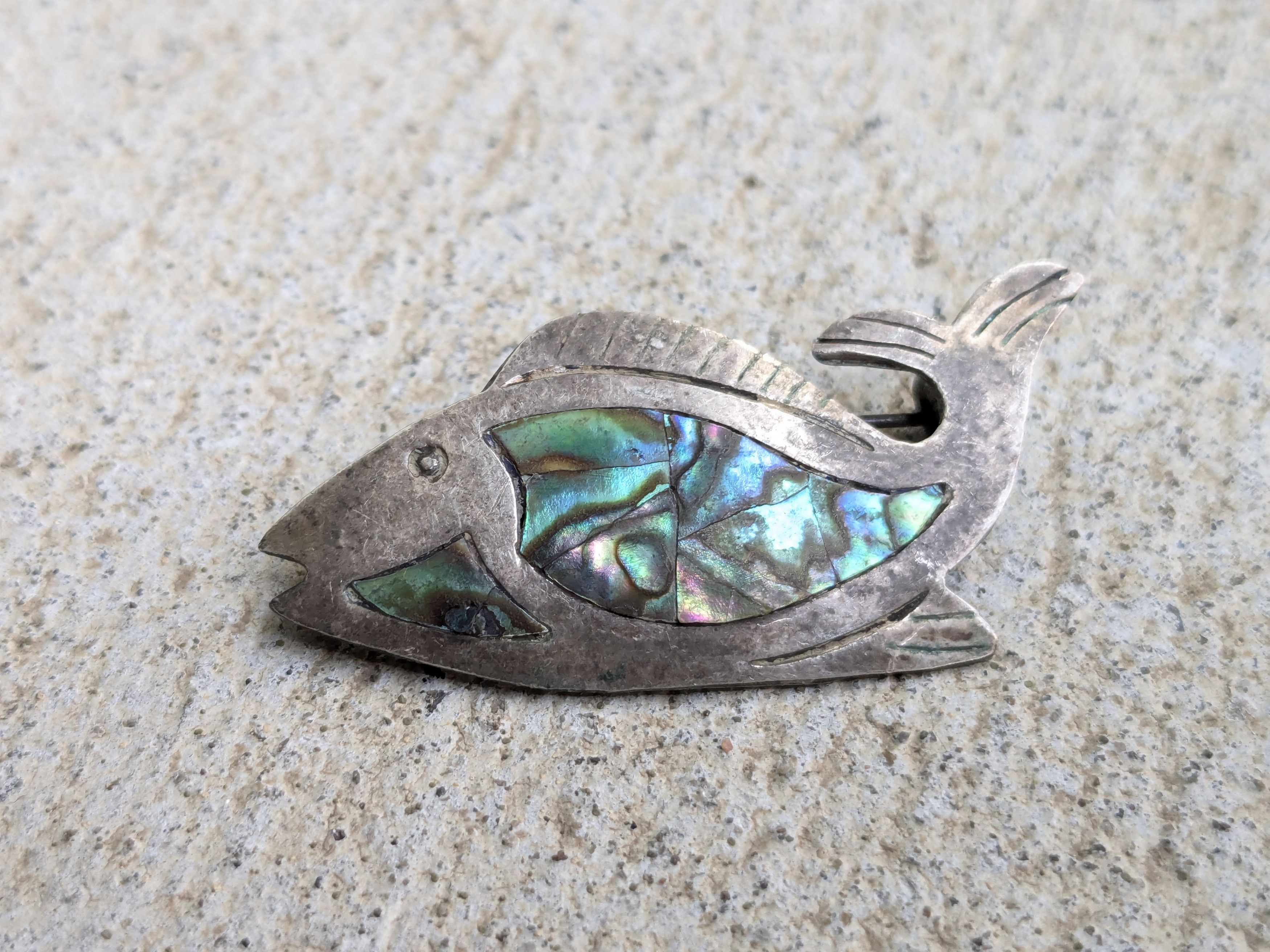Jewelry × Vintage Vintage Sterling Silver Pin Brooch Fish Modern Abstract Size ONE SIZE - 4 Thumbnail